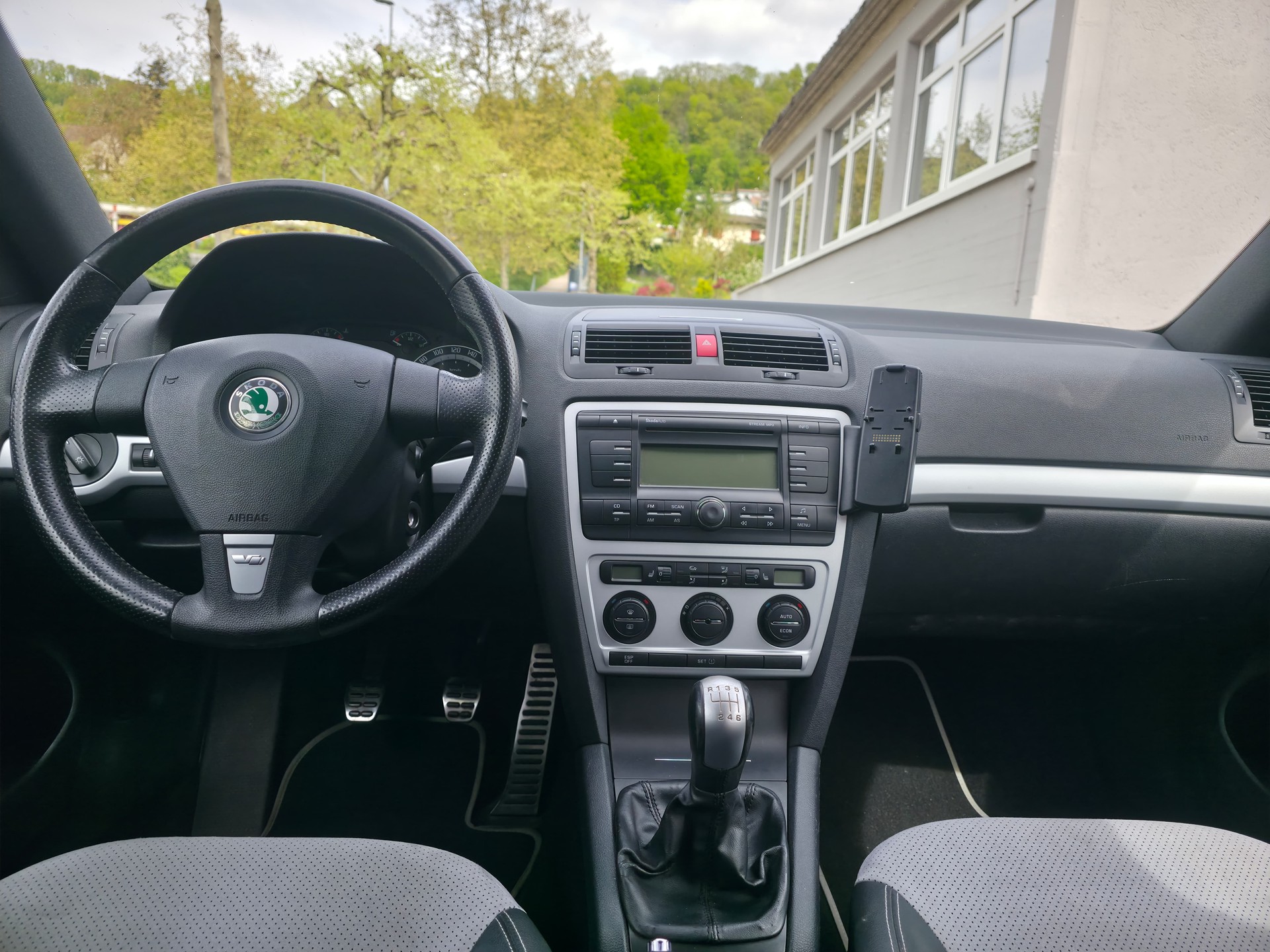 SKODA Octavia 2.0 TDI RS-image-10