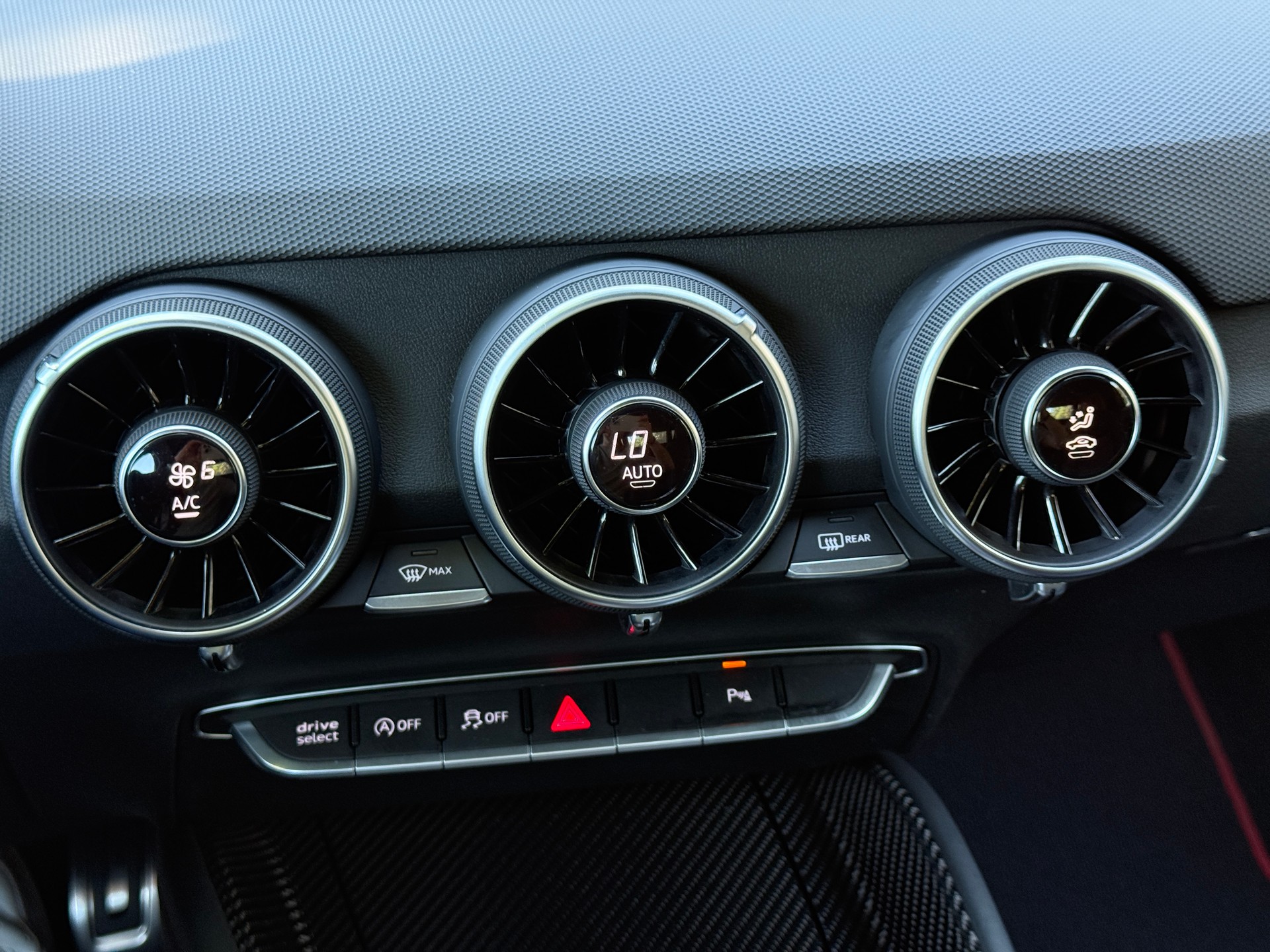 AUDI TT Roadster TTS S-tronic quattro-image-14