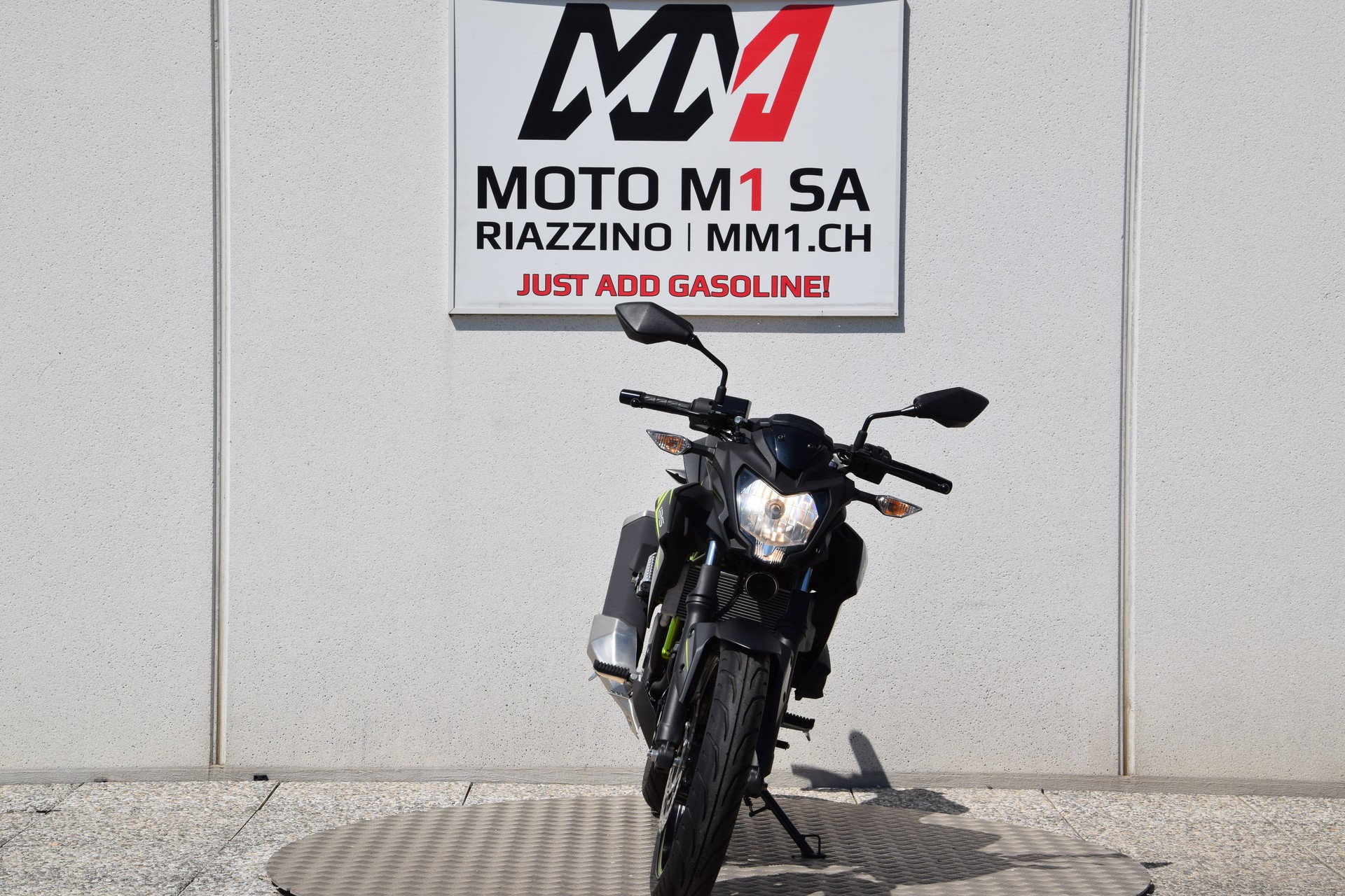 KAWASAKI Z 125-showroom-element-2
