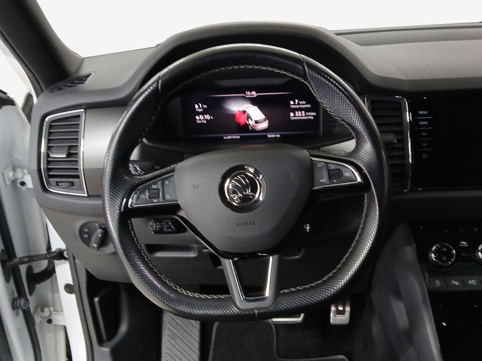 SKODA Kodiaq 2.0 TSI 4x4 Sport Line-image-9