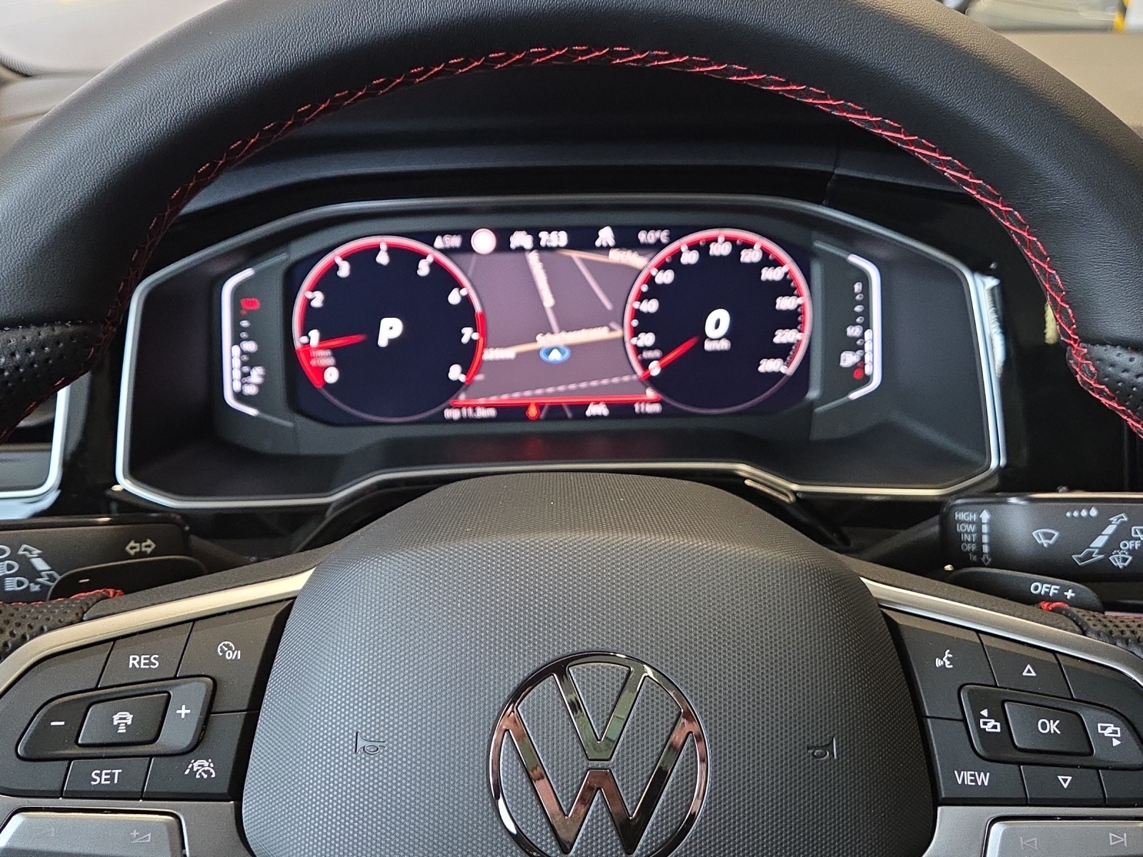 VW Polo 2.0 TSI GTI DSG-image-11