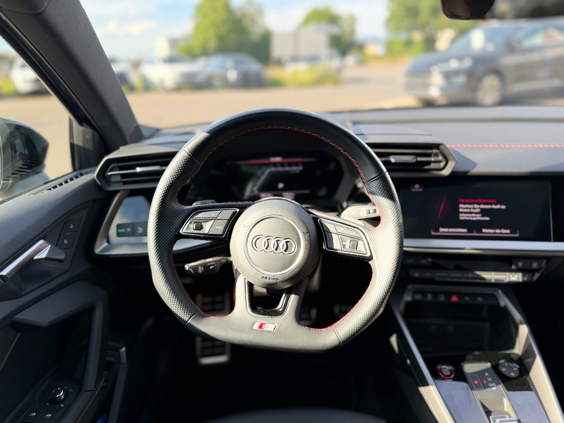 AUDI S3 Limousine 2.0 TFSI quattro S-tronic-image-16