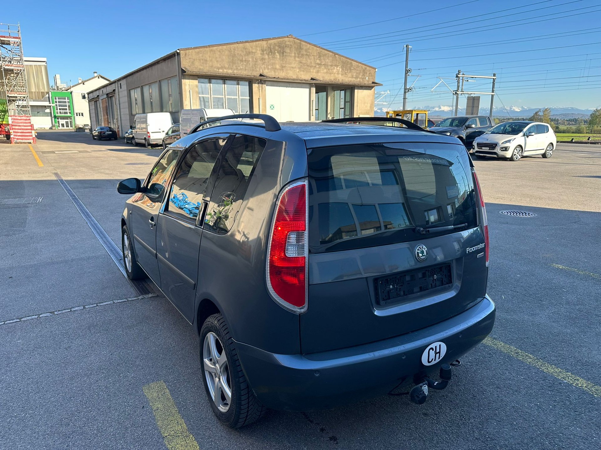 SKODA Roomster 1.9 TDI Scout-image-4