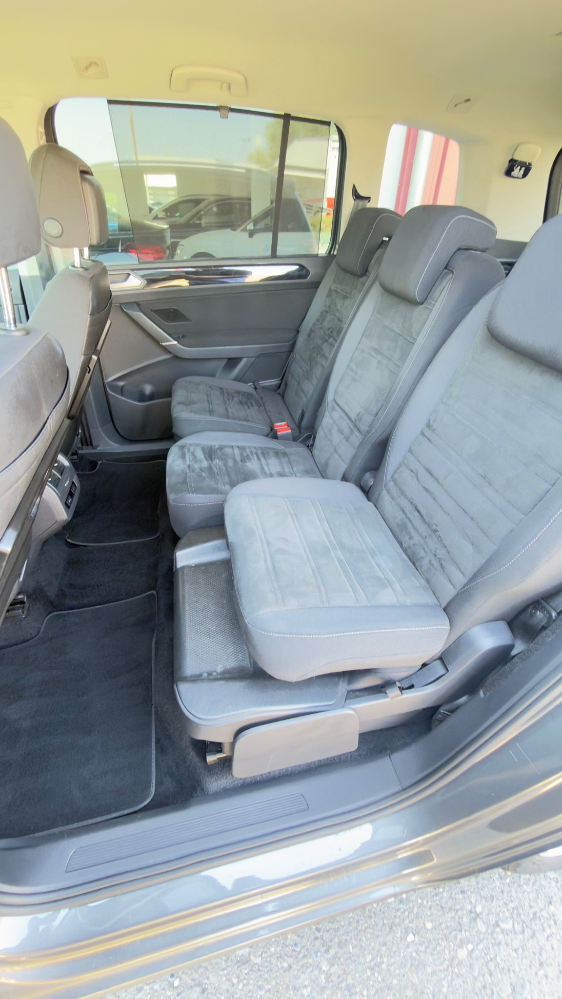 VW Touran 1.8 TSI BlueMotion Technology Highline DSG-image-9