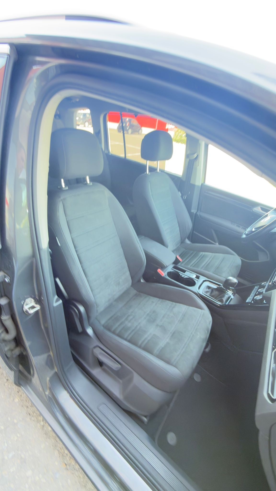 VW Touran 1.8 TSI BlueMotion Technology Highline DSG-image-11