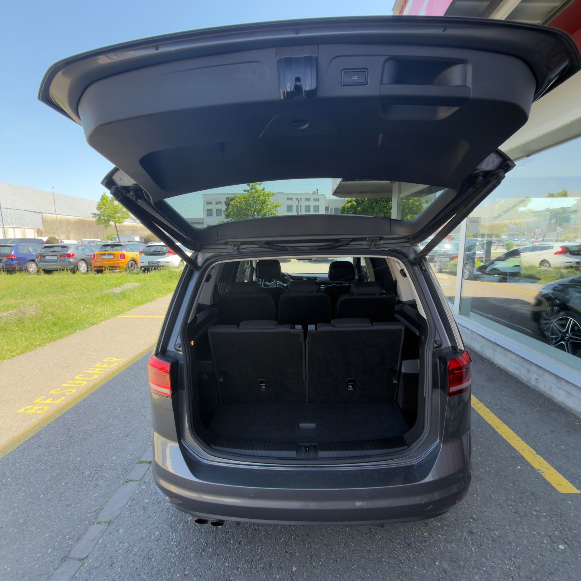 VW Touran 1.8 TSI BlueMotion Technology Highline DSG-image-6