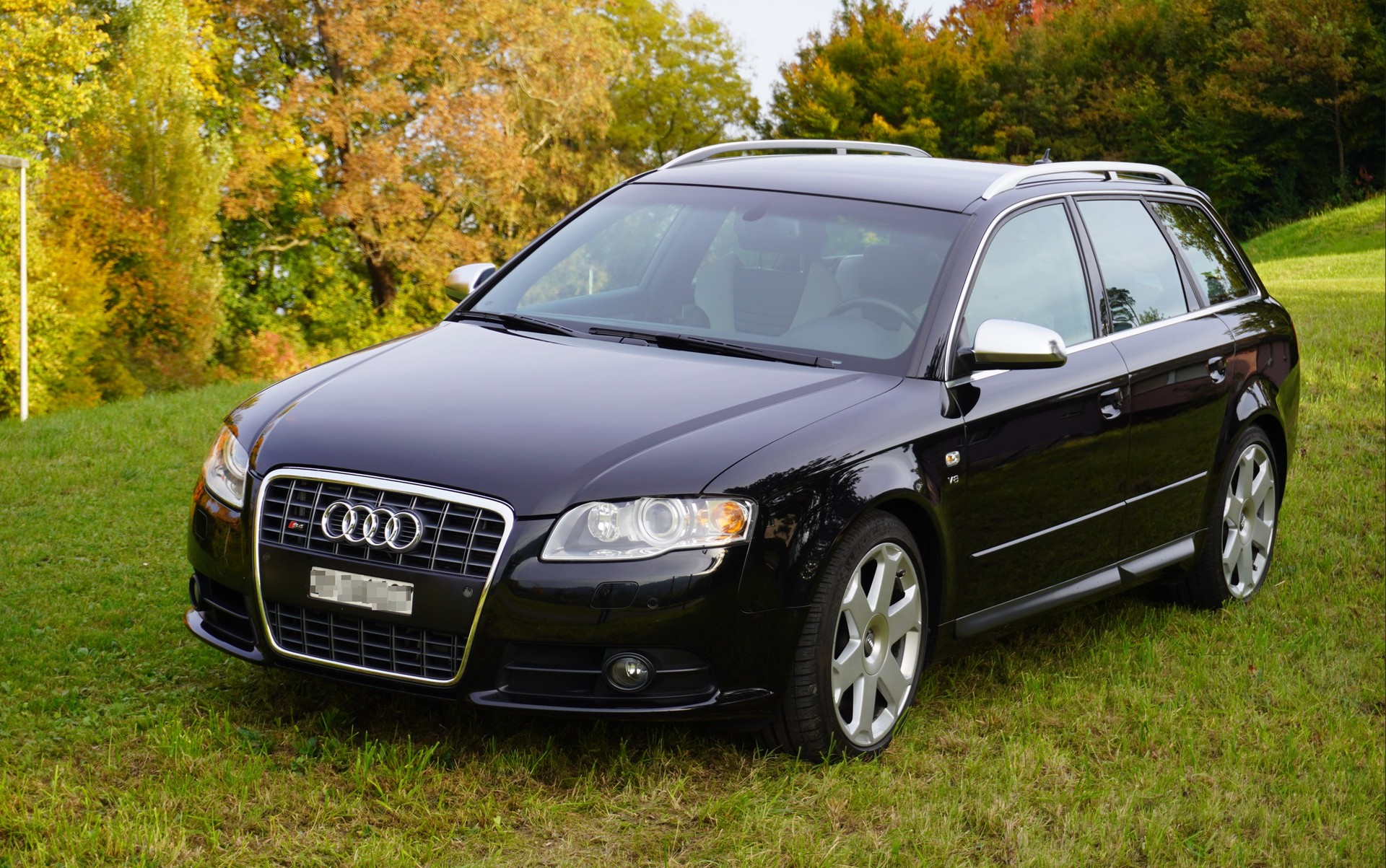AUDI 4.2 V8 quattro-image-2