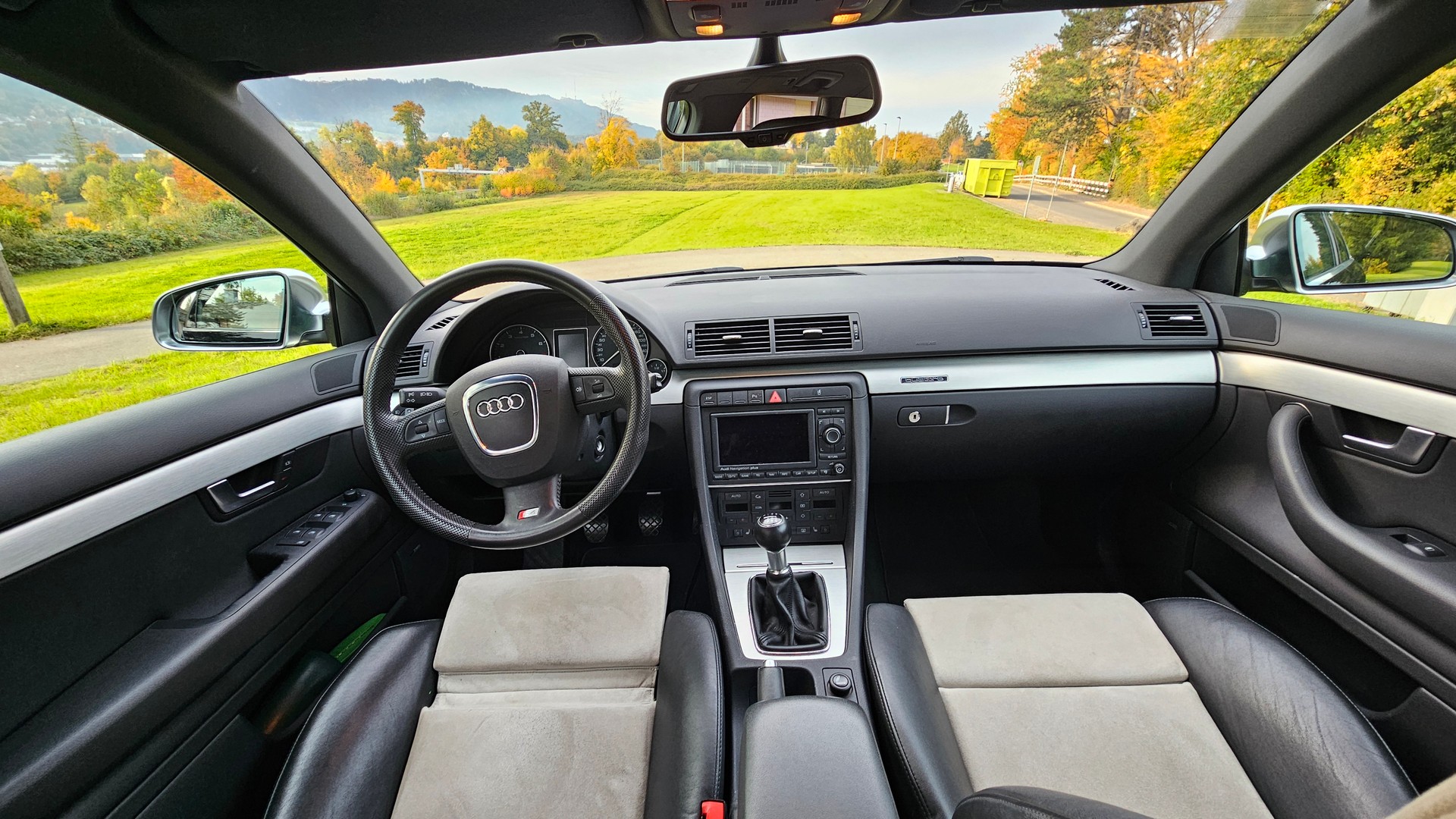 AUDI 4.2 V8 quattro-image-8