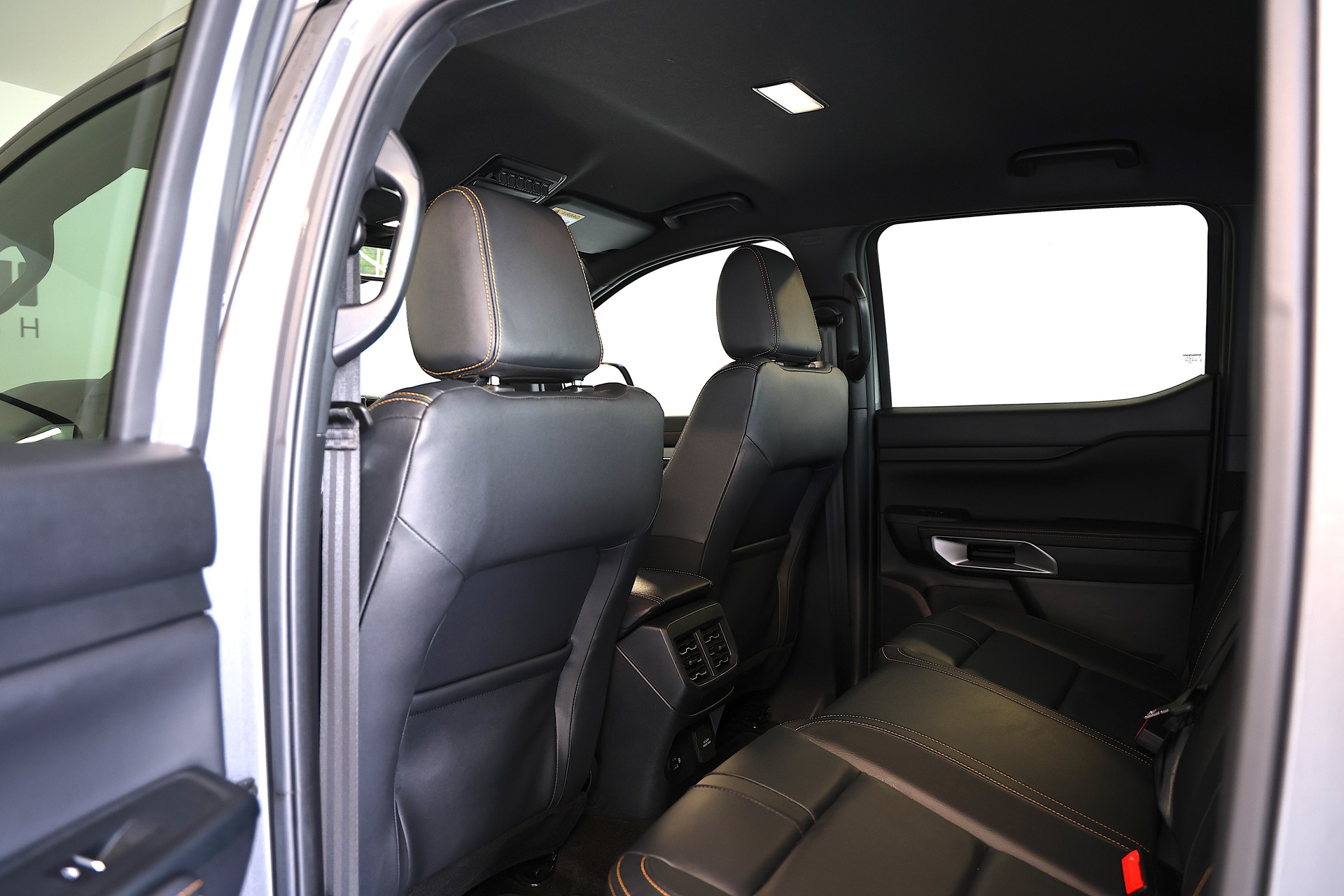 FORD Ranger Wildtrak 3.0 Eco Blue e-4WD Automat-image-19