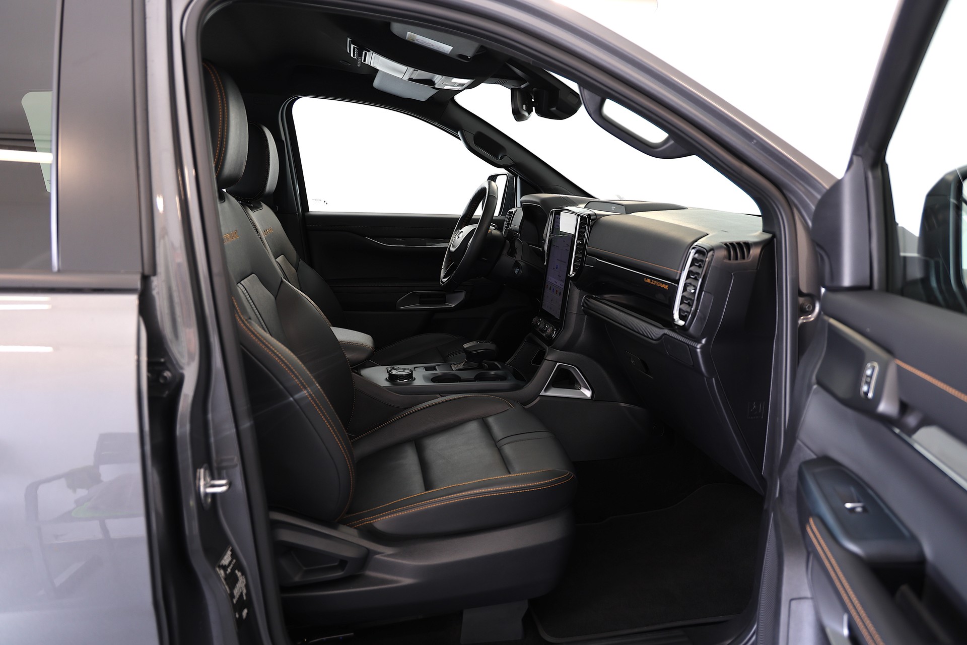 FORD Ranger Wildtrak 3.0 Eco Blue e-4WD Automat-image-15