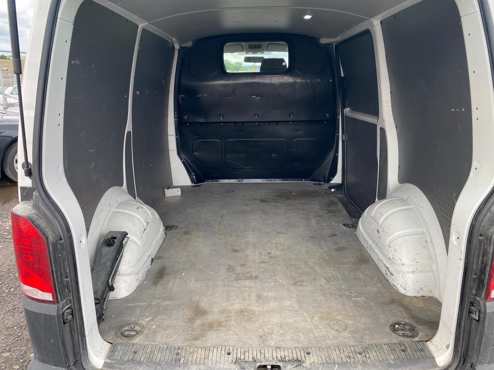 VW T6.1 2.0 TDI-image-12
