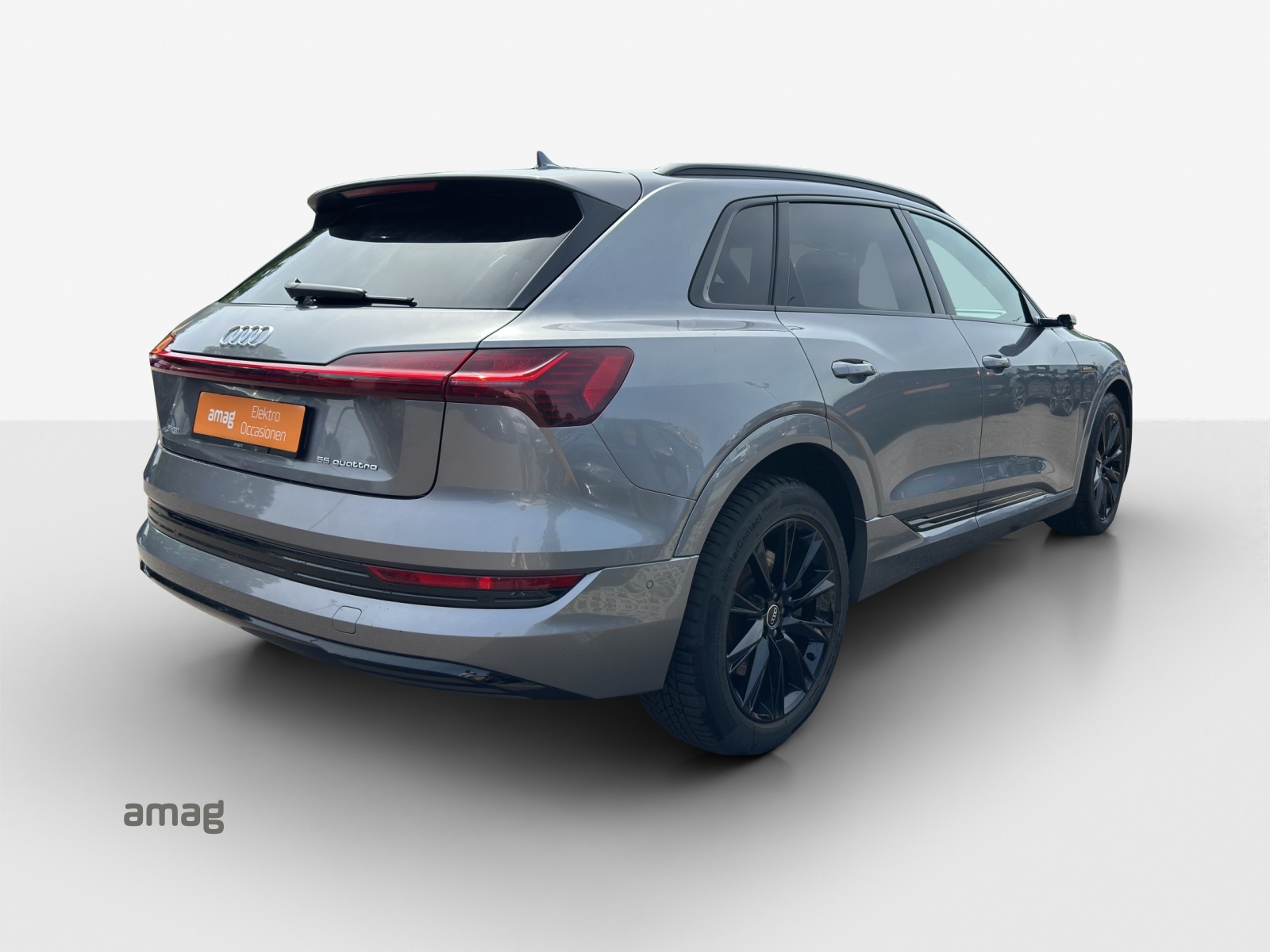 AUDI e-tron 55 Advanced quattro-image-4