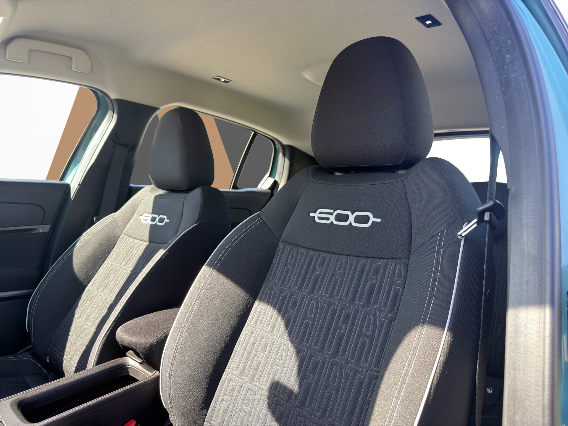 FIAT 600 1.2 Hybrid 145 Cult-image-26