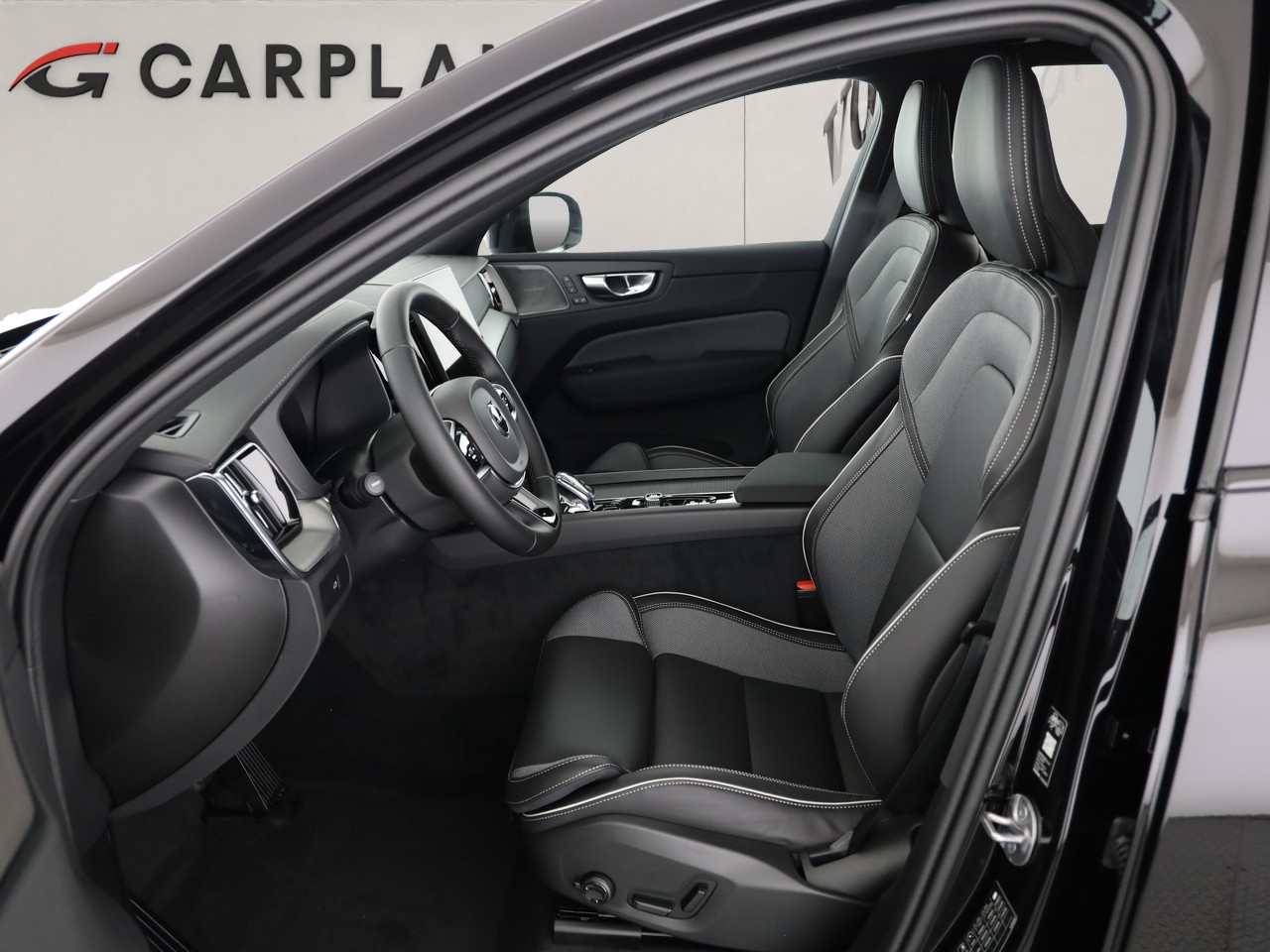 VOLVO XC60 2.0 T6 TE Black Edition eAWD-image-4