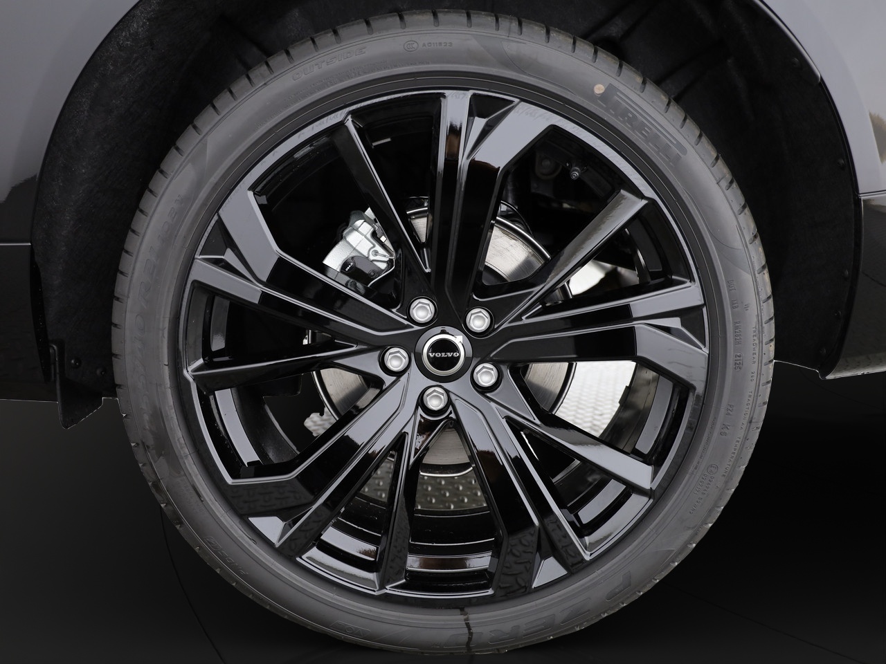 VOLVO XC60 2.0 T6 TE Black Edition eAWD-showroom-element-3