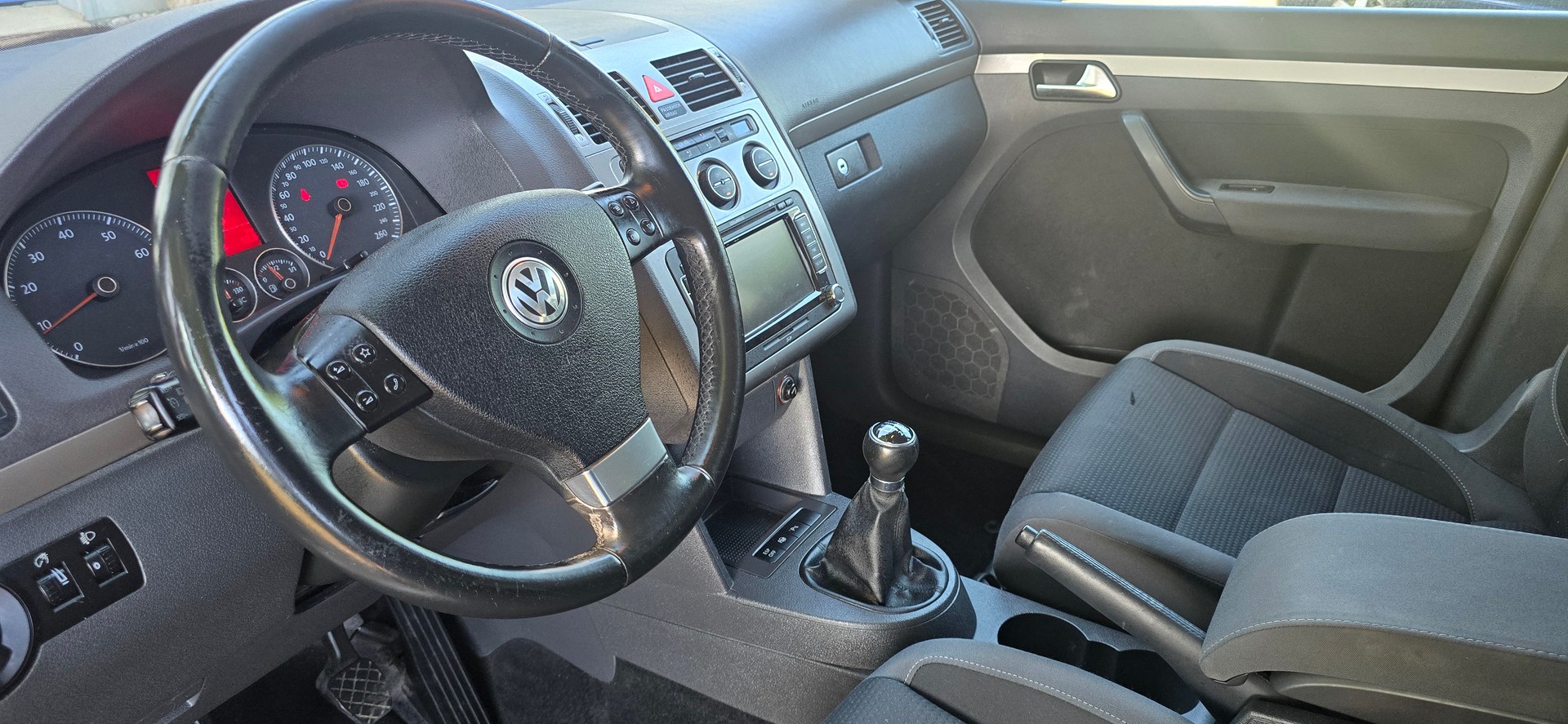 VW Touran 1.4 TSI Team-image-8