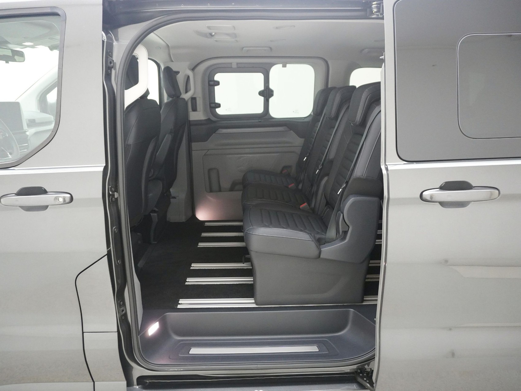 FORD E-TOURNEO Custom L2 Titanium X-image-14