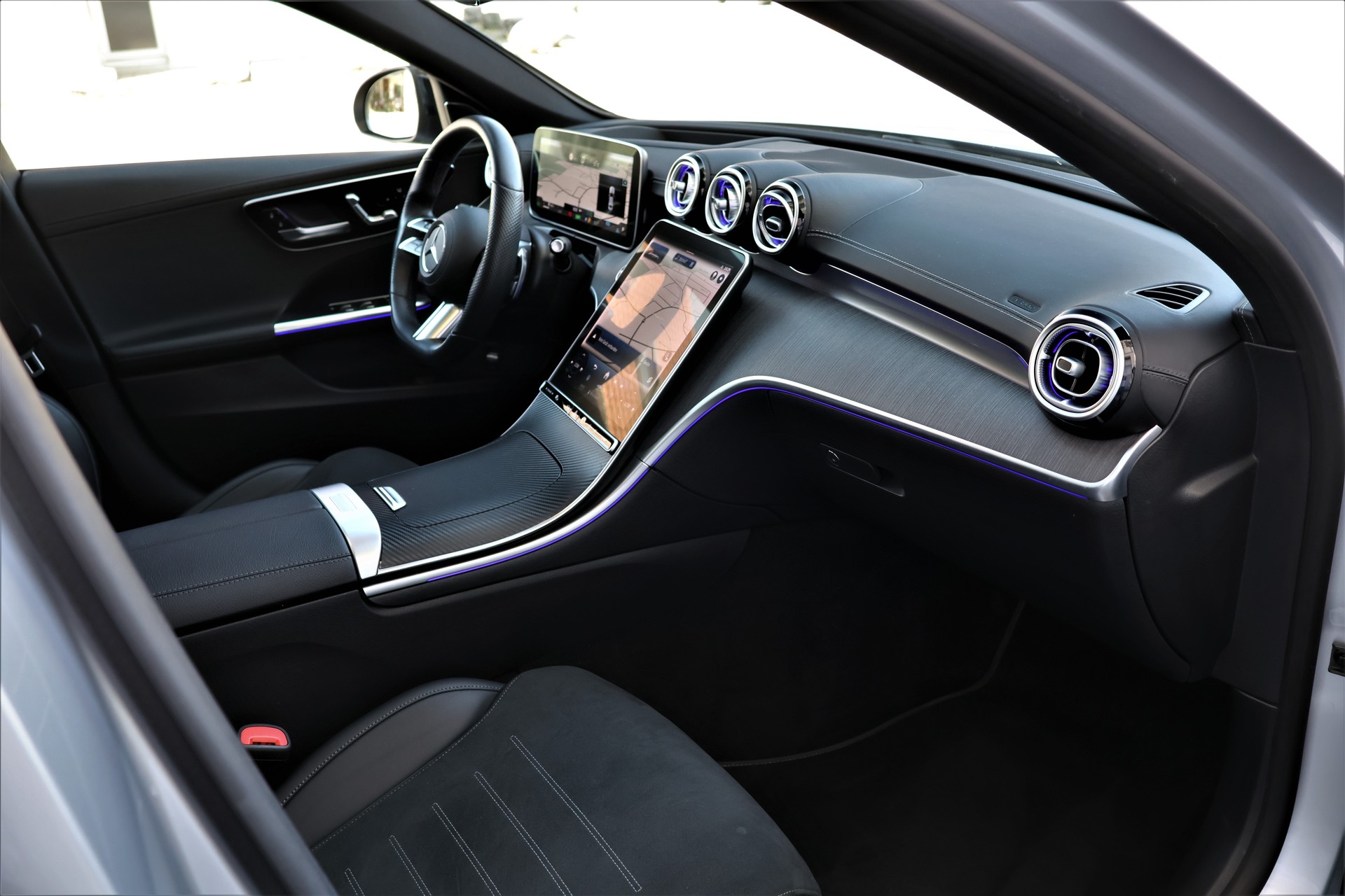 MERCEDES-BENZ C 300 4Matic AMG Line (CH)-image-17
