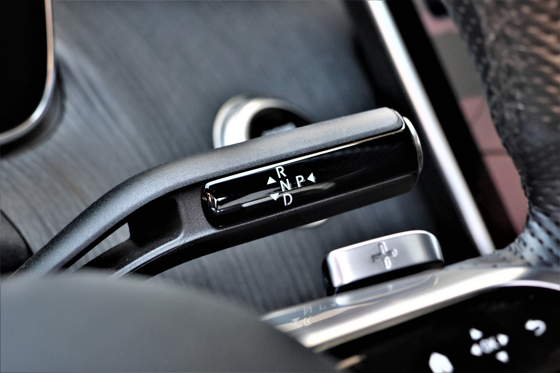 MERCEDES-BENZ C 300 4Matic AMG Line (CH)-image-9