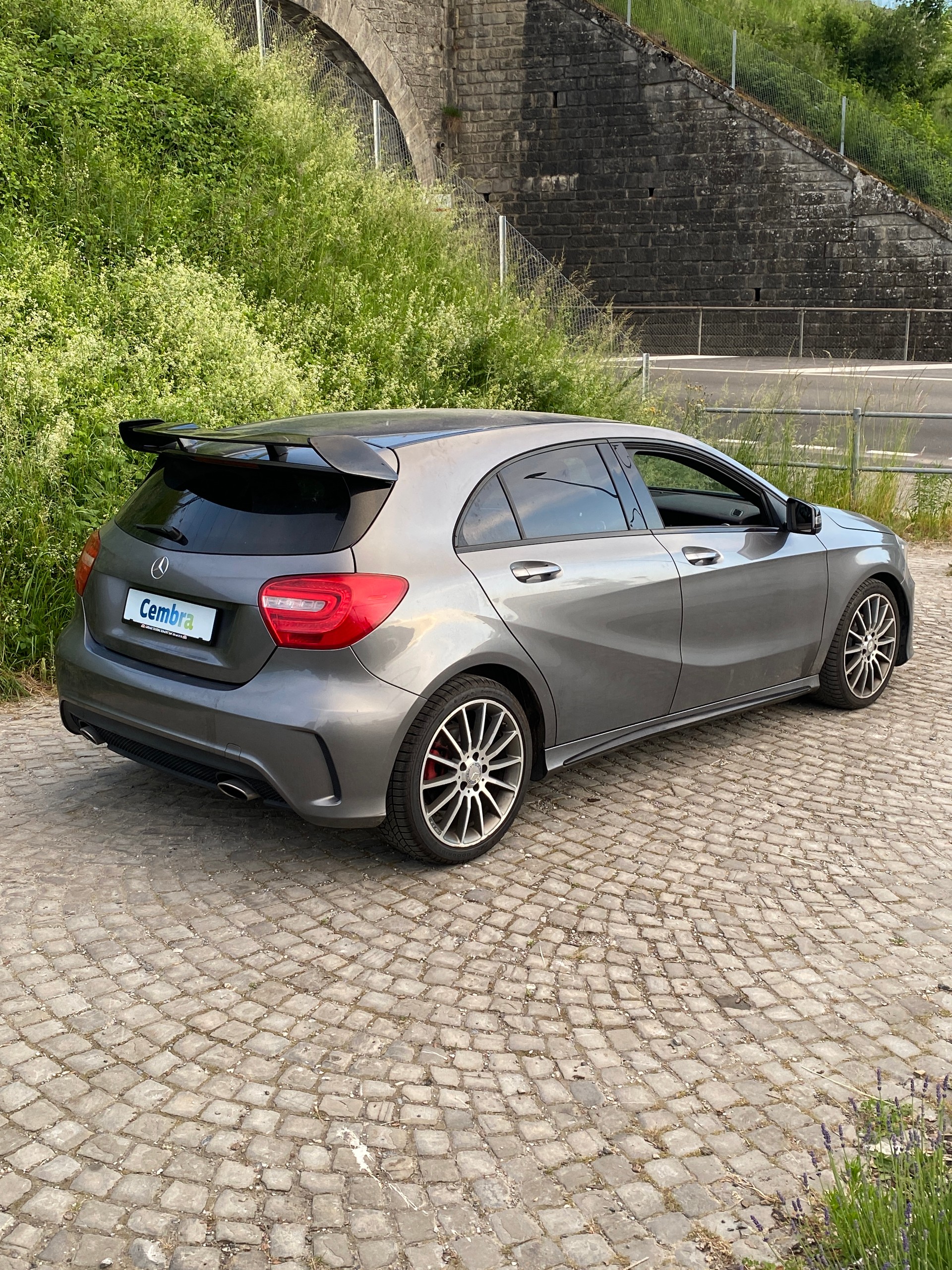 MERCEDES-BENZ A 180 Urban 7G-DCT-showroom-element-2