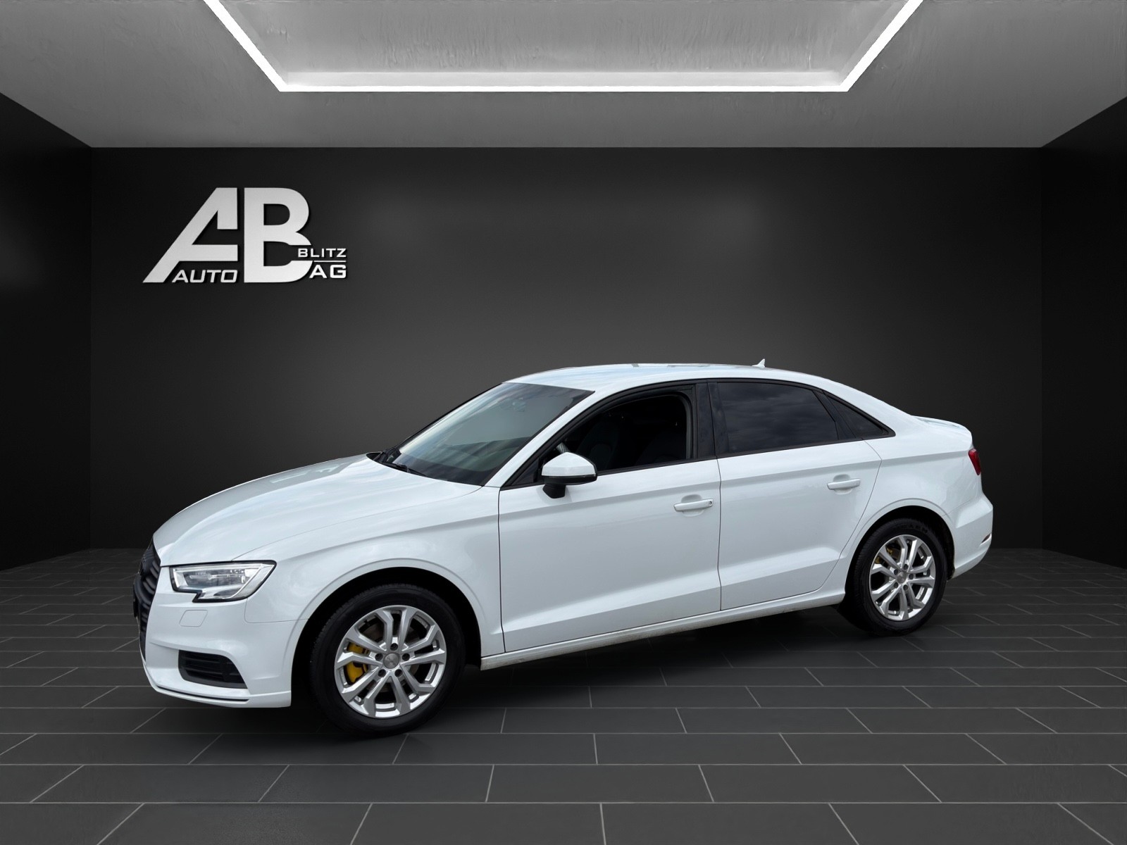 AUDI A3 Limousine 1.6 TDI-showroom-element-1