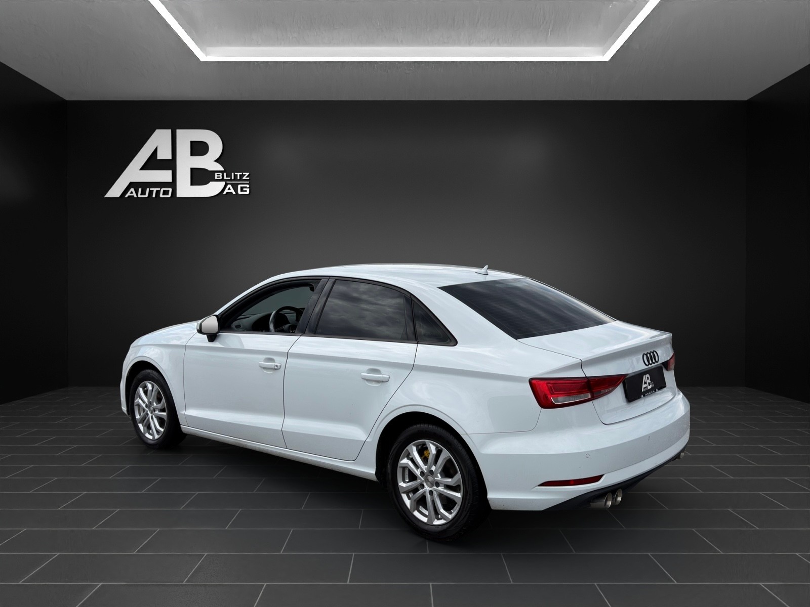 AUDI A3 Limousine 1.6 TDI-showroom-element-2