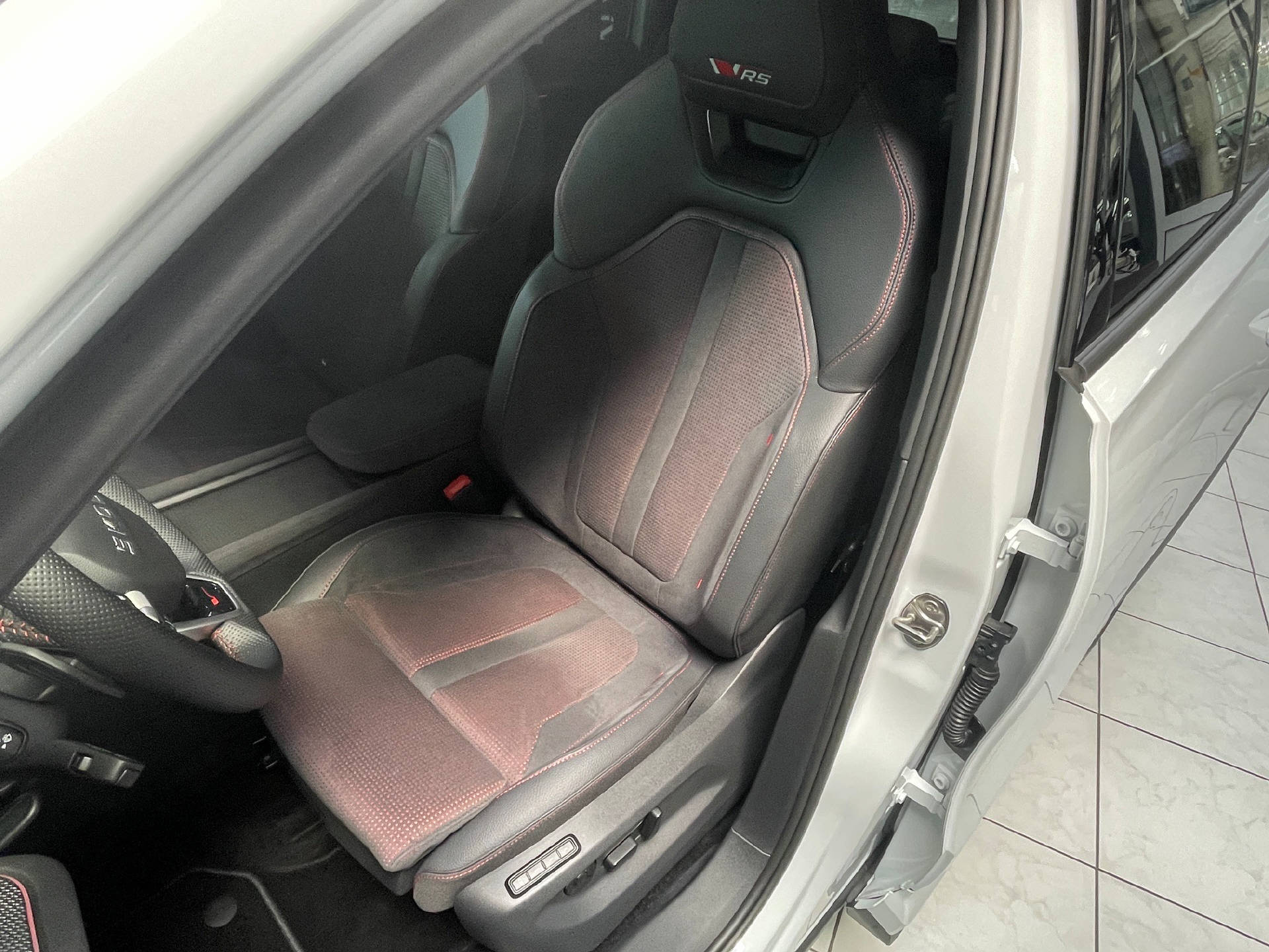 SKODA Kodiaq 2.0 TSI RS-image-9