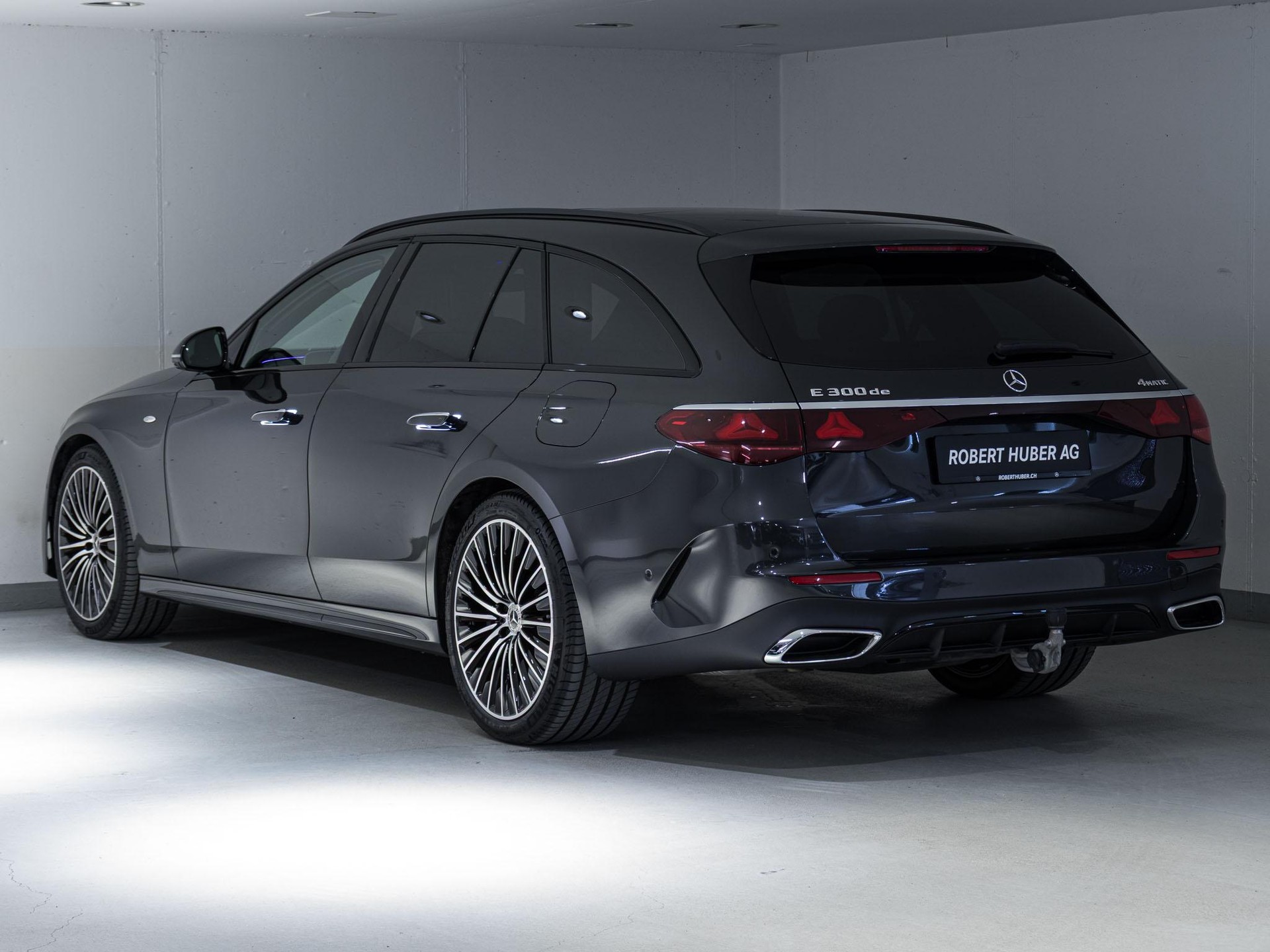 MERCEDES-BENZ E 300 de 4MATIC T-Modell-image-3