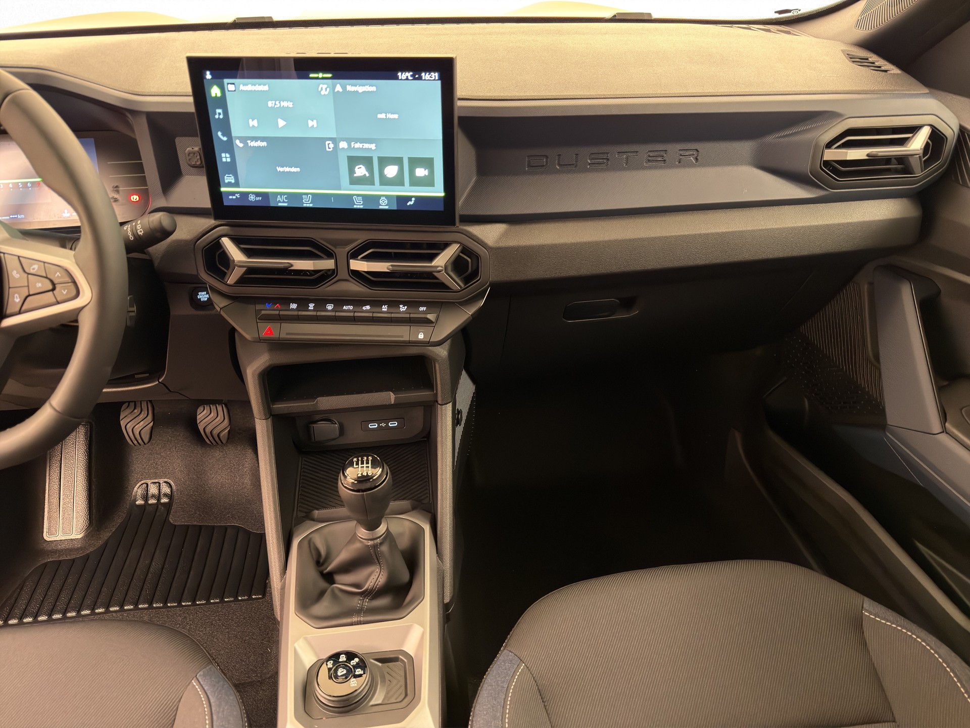DACIA Duster 1.2 TCe Journey 4WD-image-9