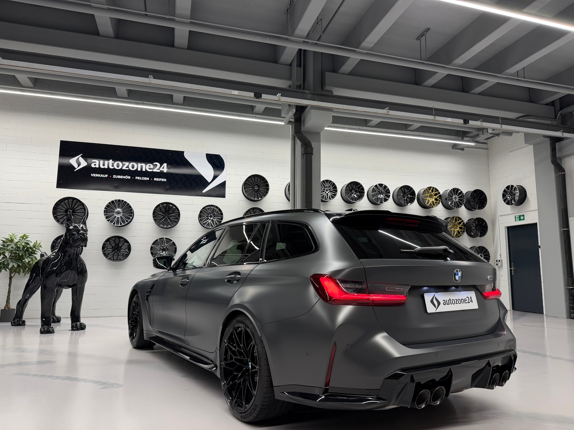 BMW M3 Competition xDrive Touring *BMW Individual Frozen Pure Grey*M Schalensitze Carbon*Werksgarantie*-showroom-element-2