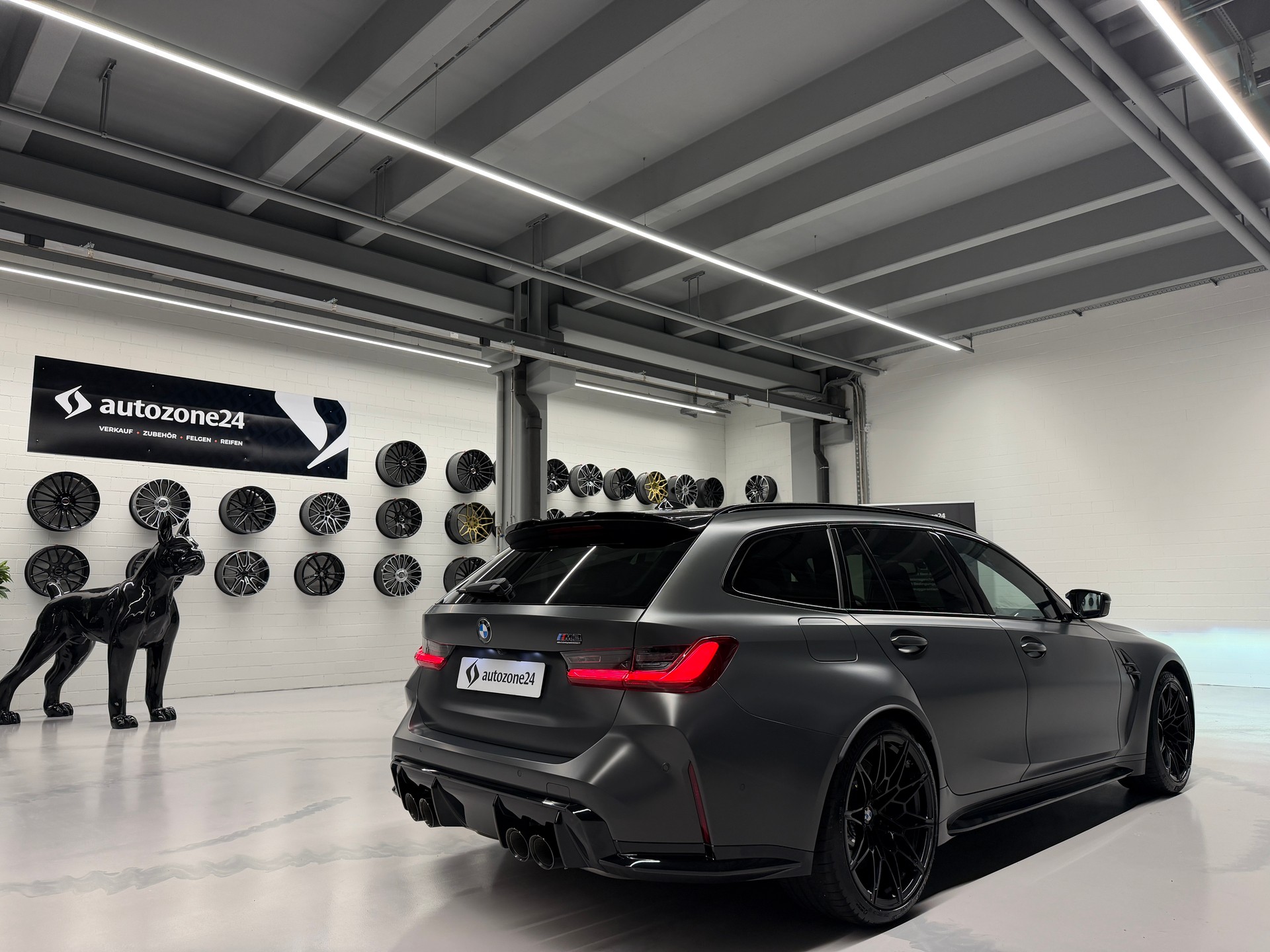 BMW M3 Competition xDrive Touring *BMW Individual Frozen Pure Grey*M Schalensitze Carbon*Werksgarantie*-image-11