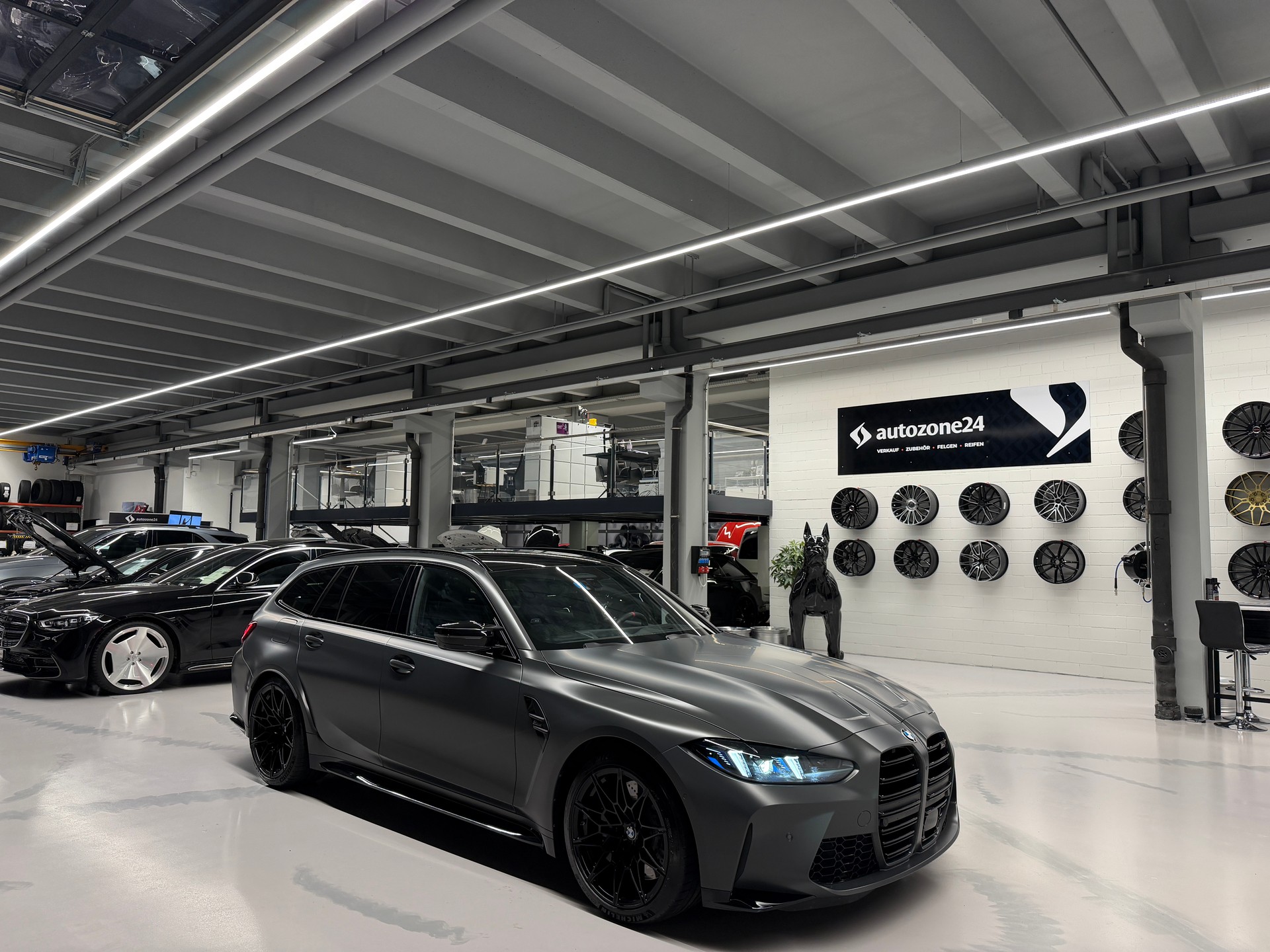 BMW M3 Competition xDrive Touring *BMW Individual Frozen Pure Grey*M Schalensitze Carbon*Werksgarantie*-showroom-element-3