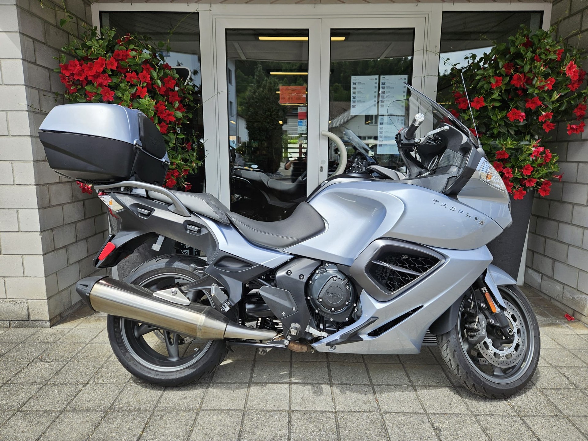 TRIUMPH Trophy 1200 SE ABS-showroom-element-1
