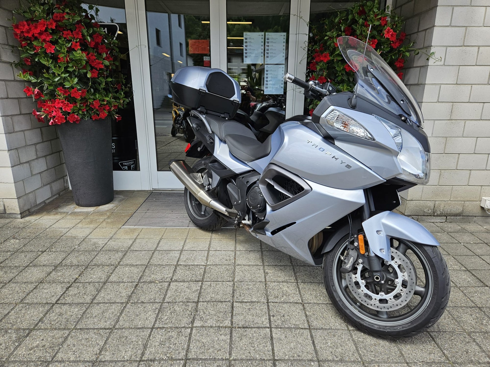 TRIUMPH Trophy 1200 SE ABS-showroom-element-2