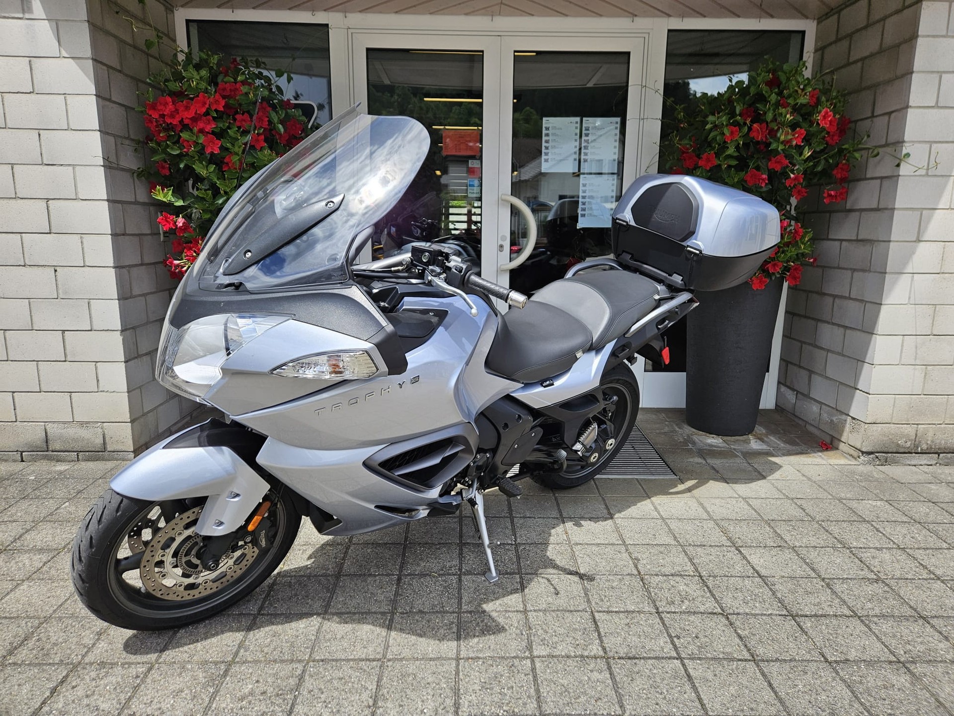 TRIUMPH Trophy 1200 SE ABS-showroom-element-3