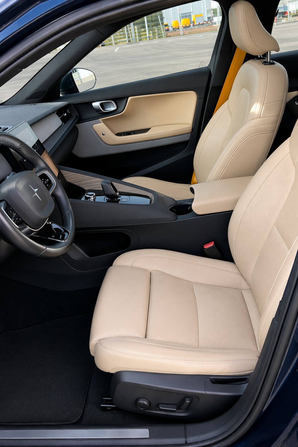 POLESTAR Polestar 2 Launch Edition 78kWh Performance-image-2