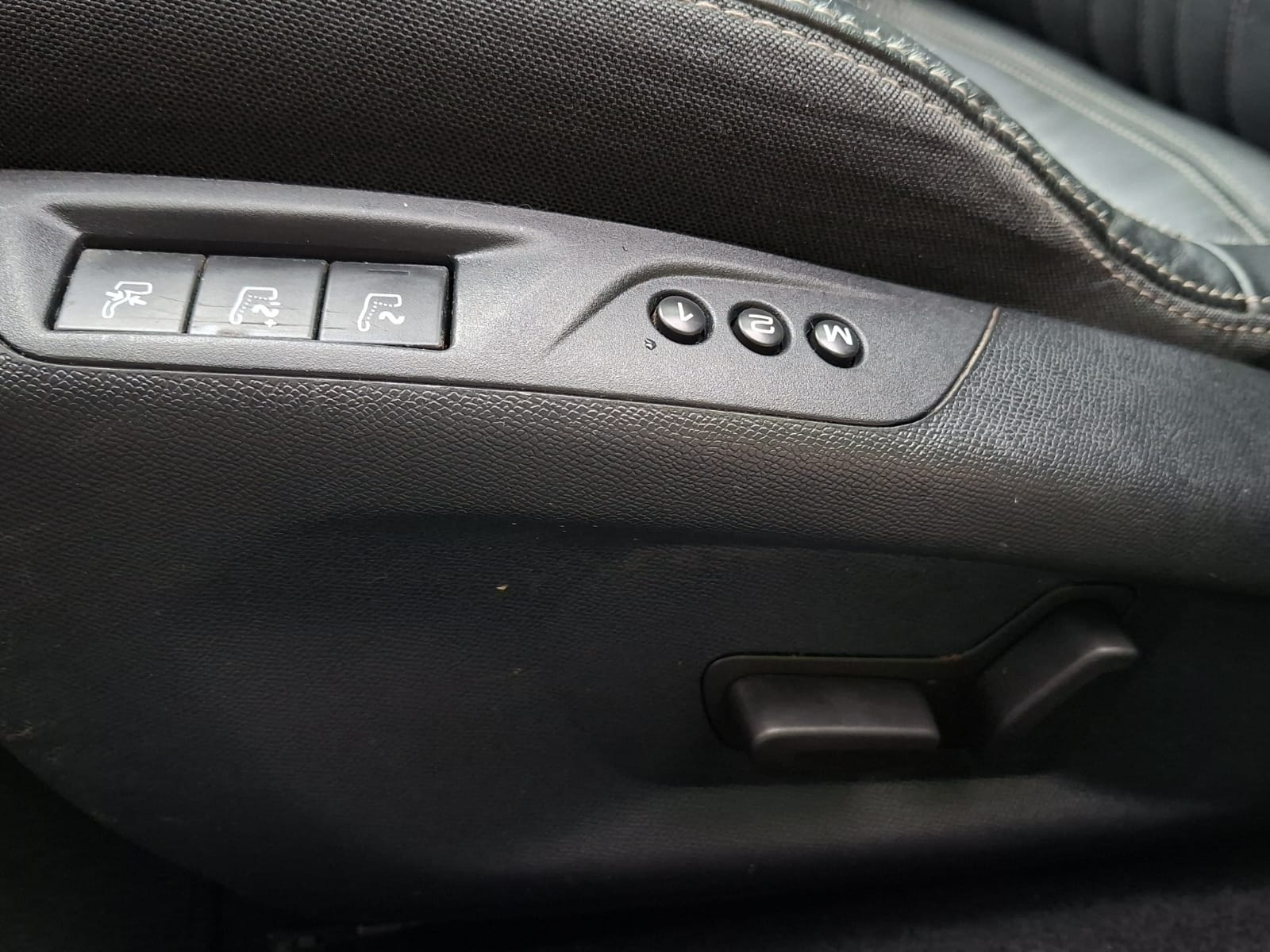 PEUGEOT 308 SW 1.2 THP Allure Automatic-image-18