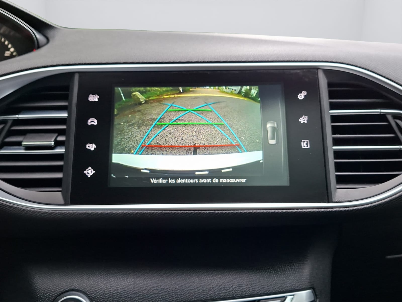 PEUGEOT 308 SW 1.2 THP Allure Automatic-image-16