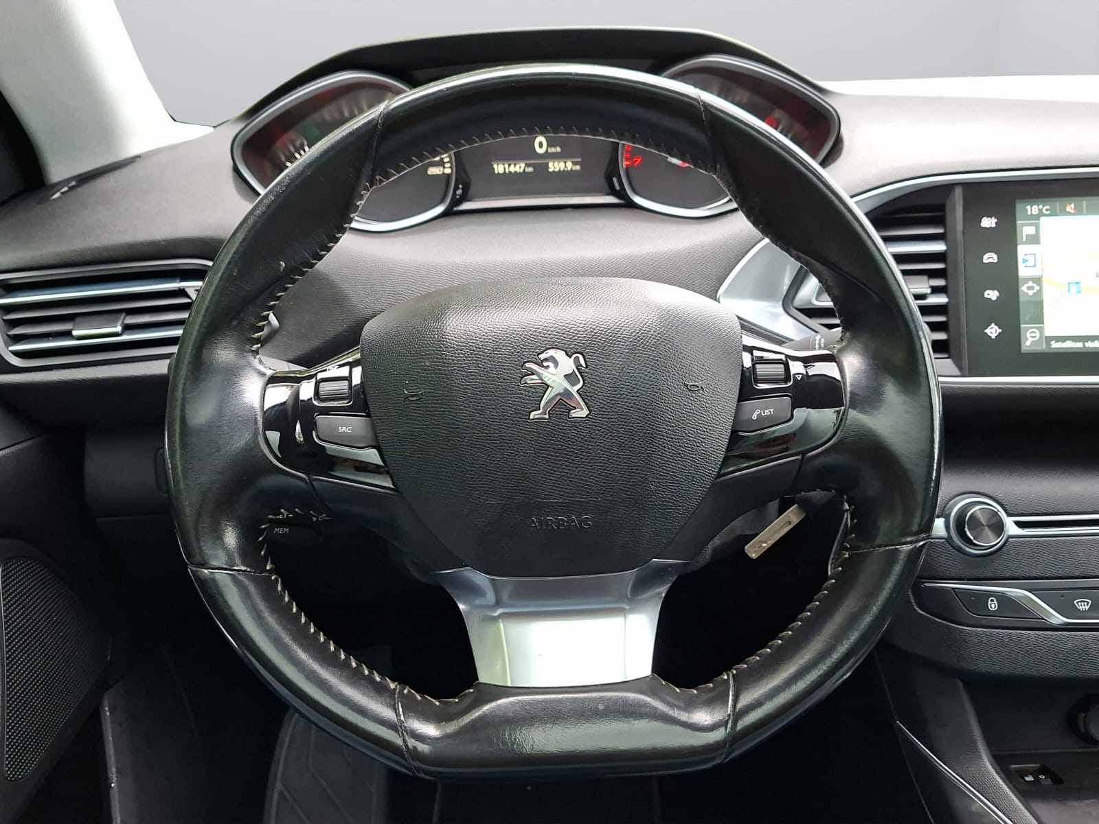 PEUGEOT 308 SW 1.2 THP Allure Automatic-image-14