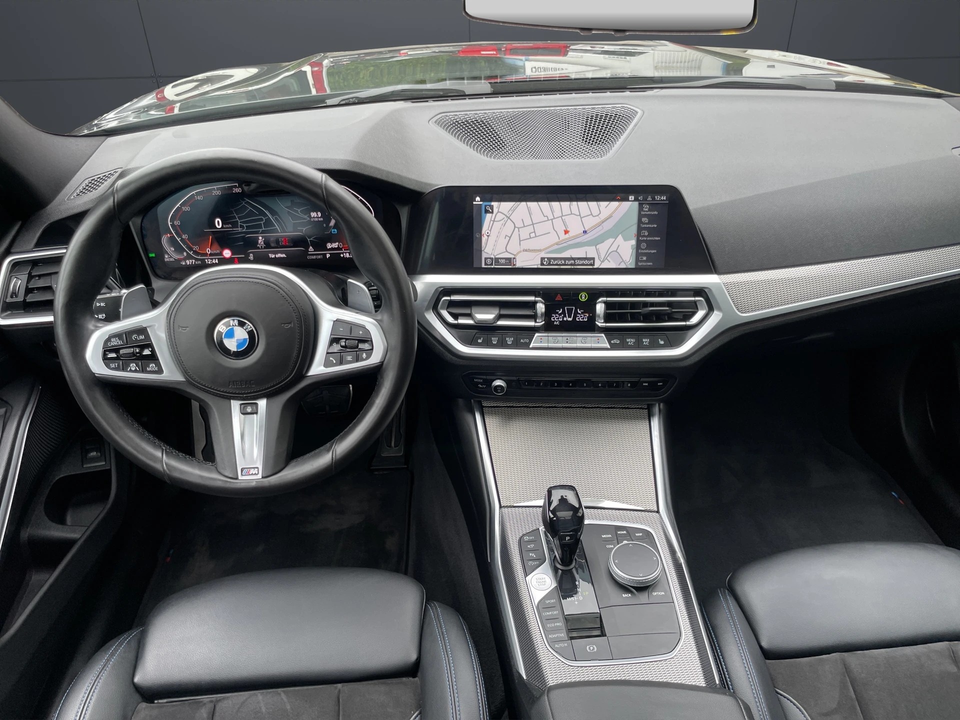 BMW 320d xDrive Touring M Sport Steptronic-image-9