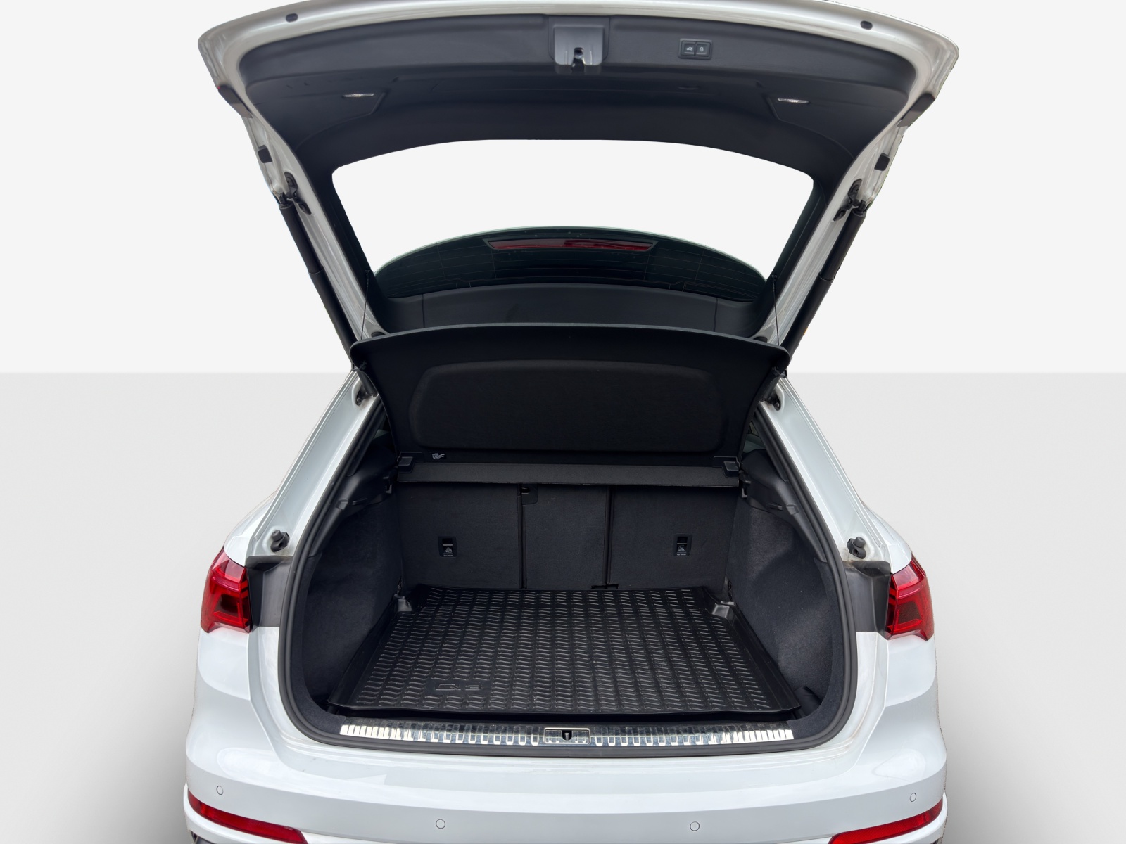 AUDI Q3 35 TFSI S line Attraction S-tronic-image-12
