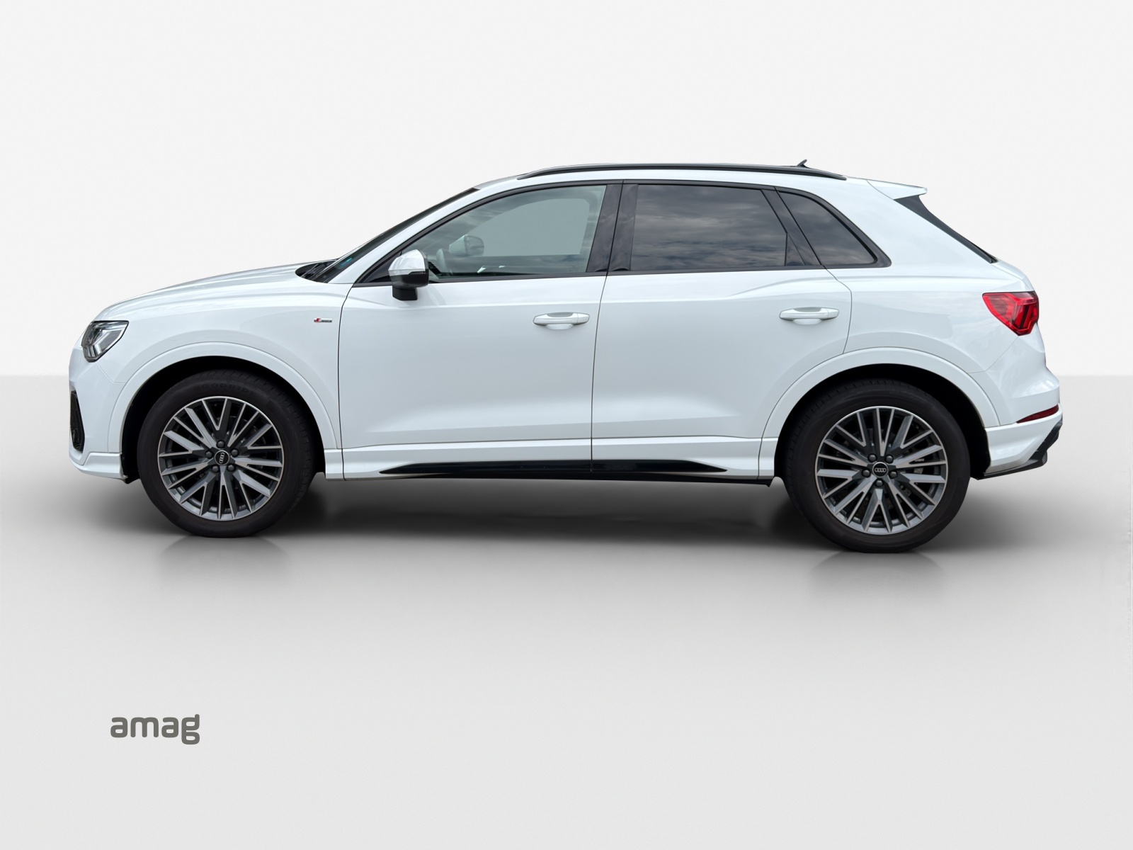 AUDI Q3 35 TFSI S line Attraction S-tronic-image-1