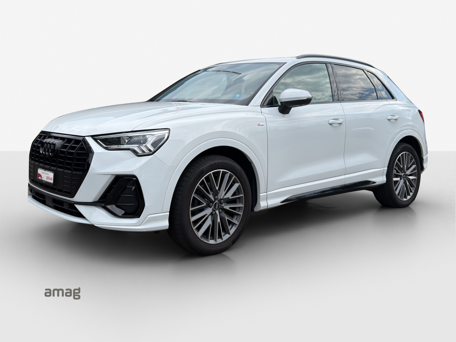 AUDI Q3 35 TFSI S line Attraction S-tronic-image-0