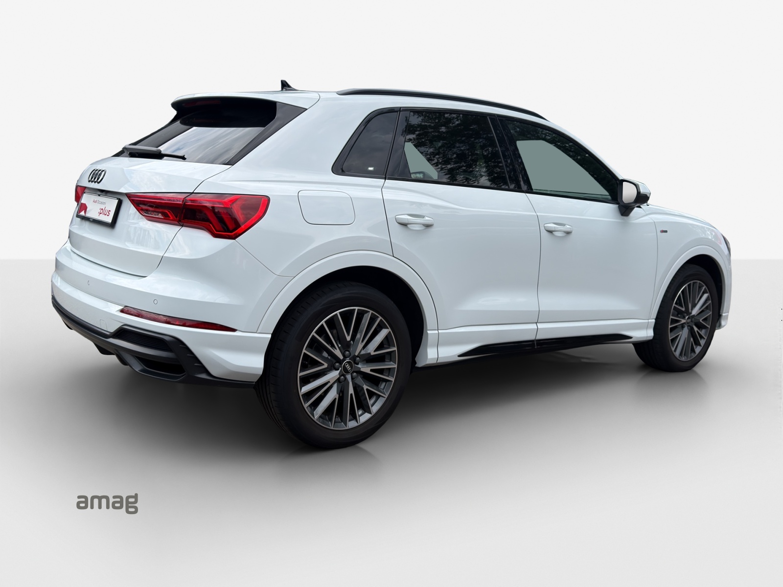 AUDI Q3 35 TFSI S line Attraction S-tronic-image-4