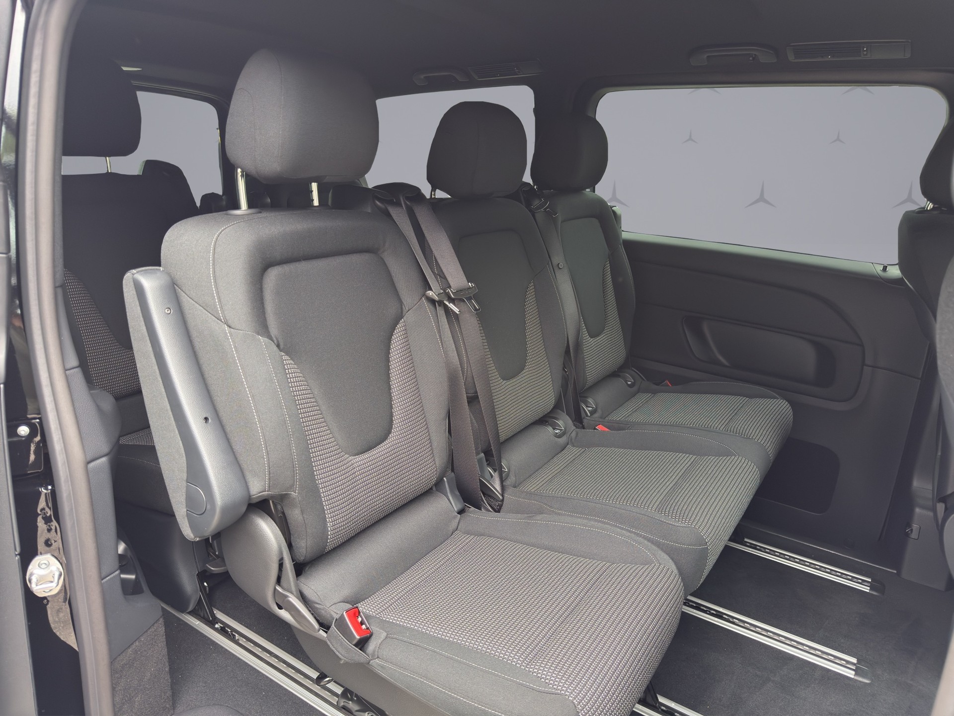 MERCEDES-BENZ V 250 d Style lang Van-image-16