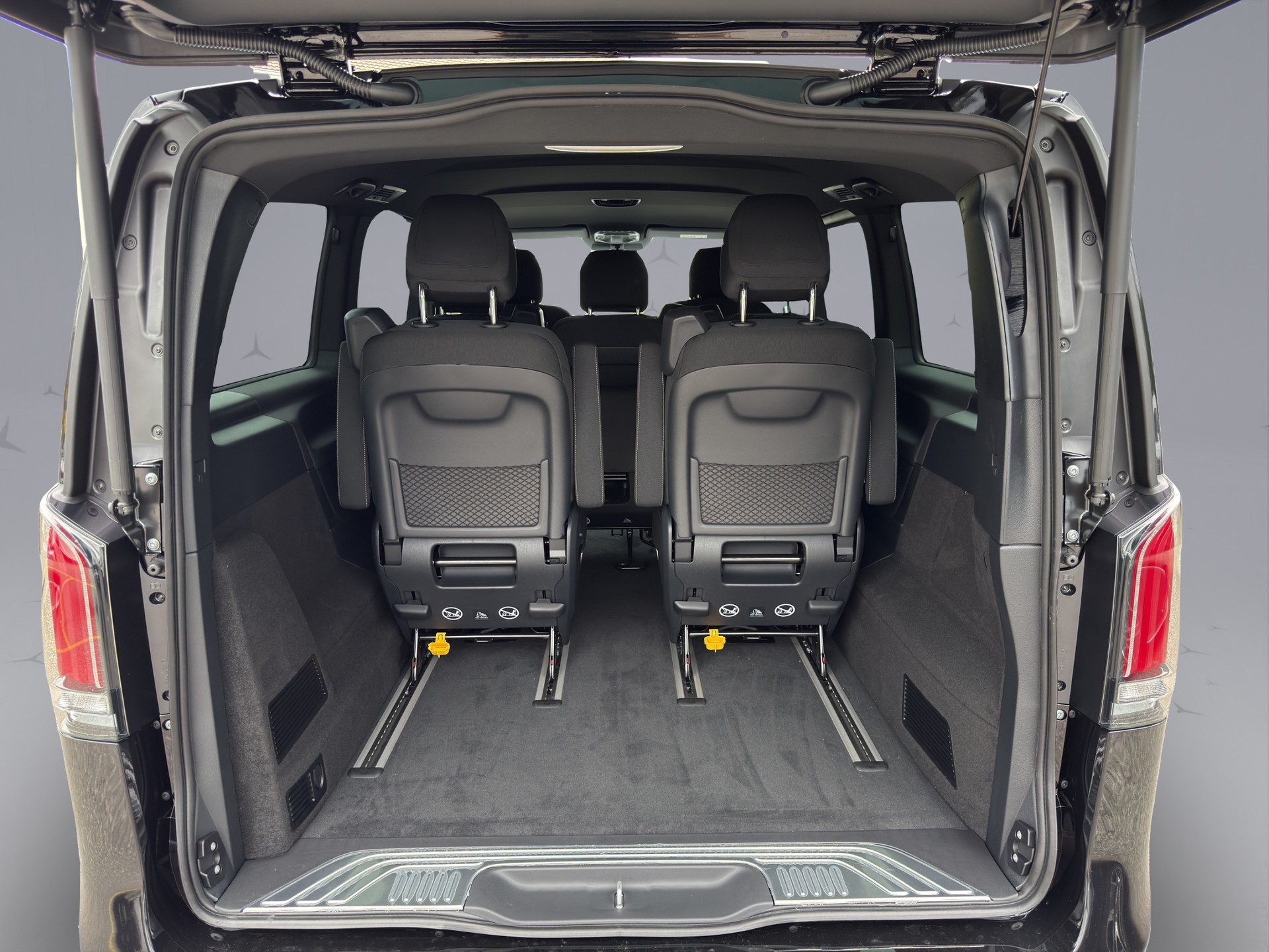 MERCEDES-BENZ V 250 d Style lang Van-image-17
