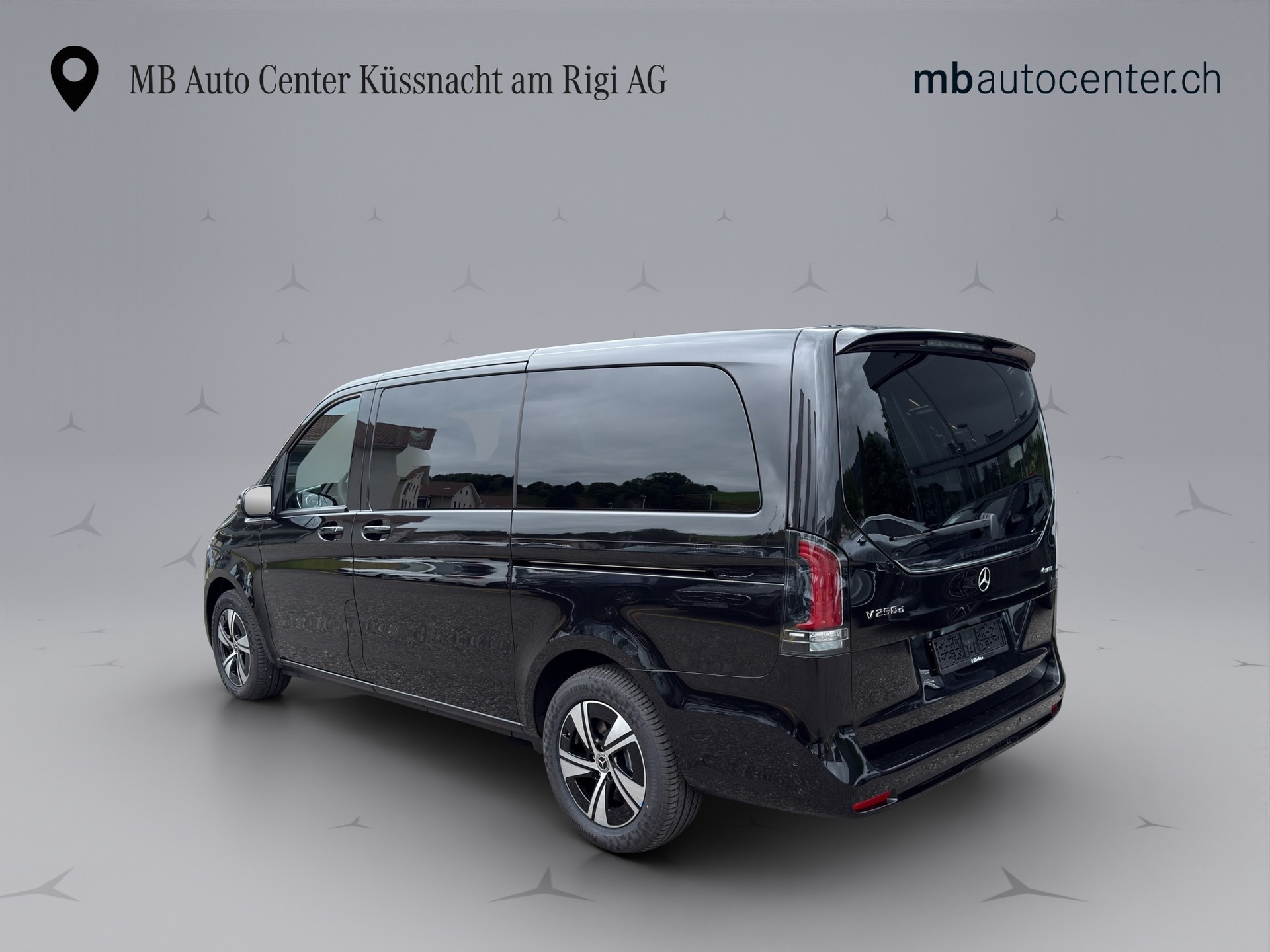 MERCEDES-BENZ V 250 d Style lang Van-image-3