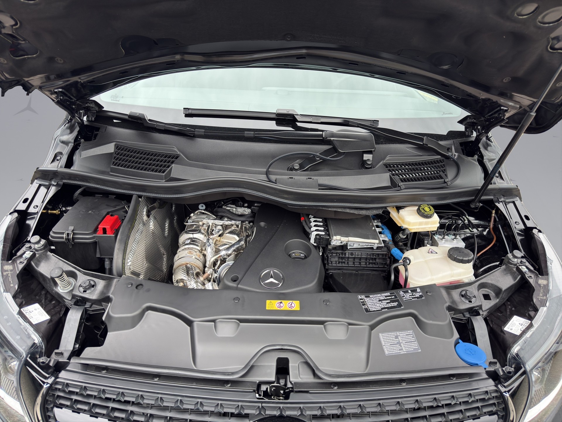 MERCEDES-BENZ V 250 d Style lang Van-image-18