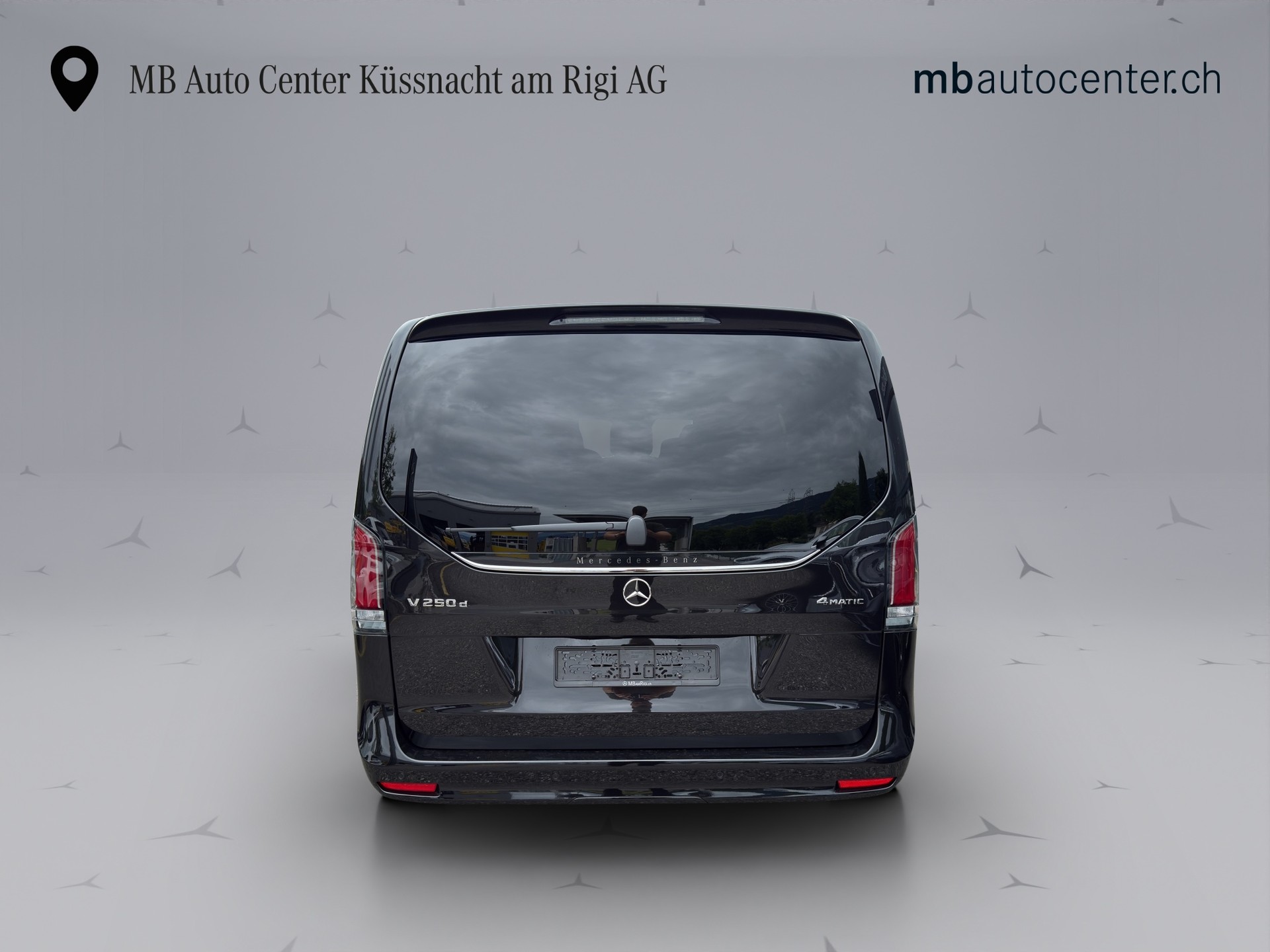 MERCEDES-BENZ V 250 d Style lang Van-image-4