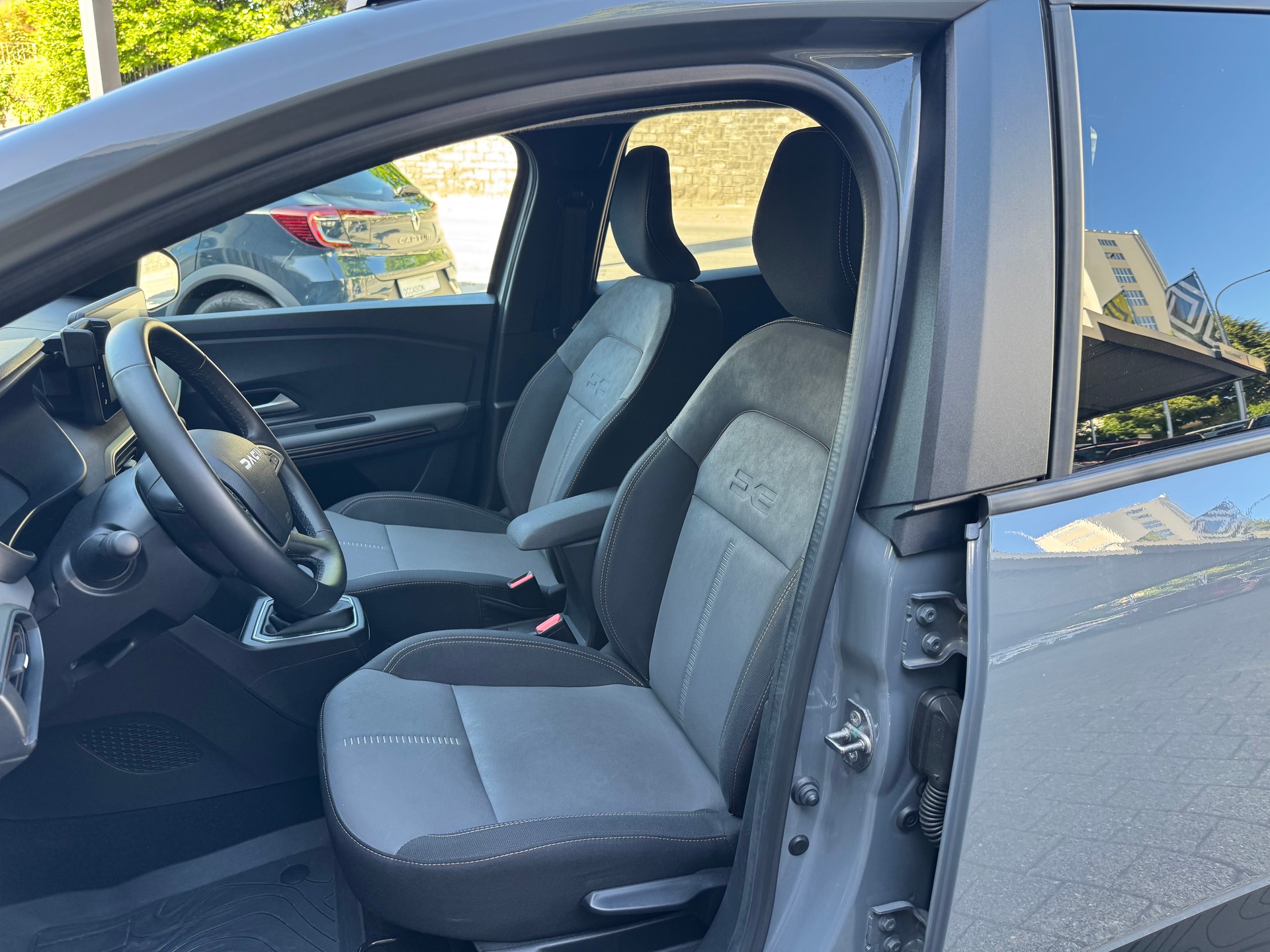 DACIA Jogger HEV 140 Extreme-image-9